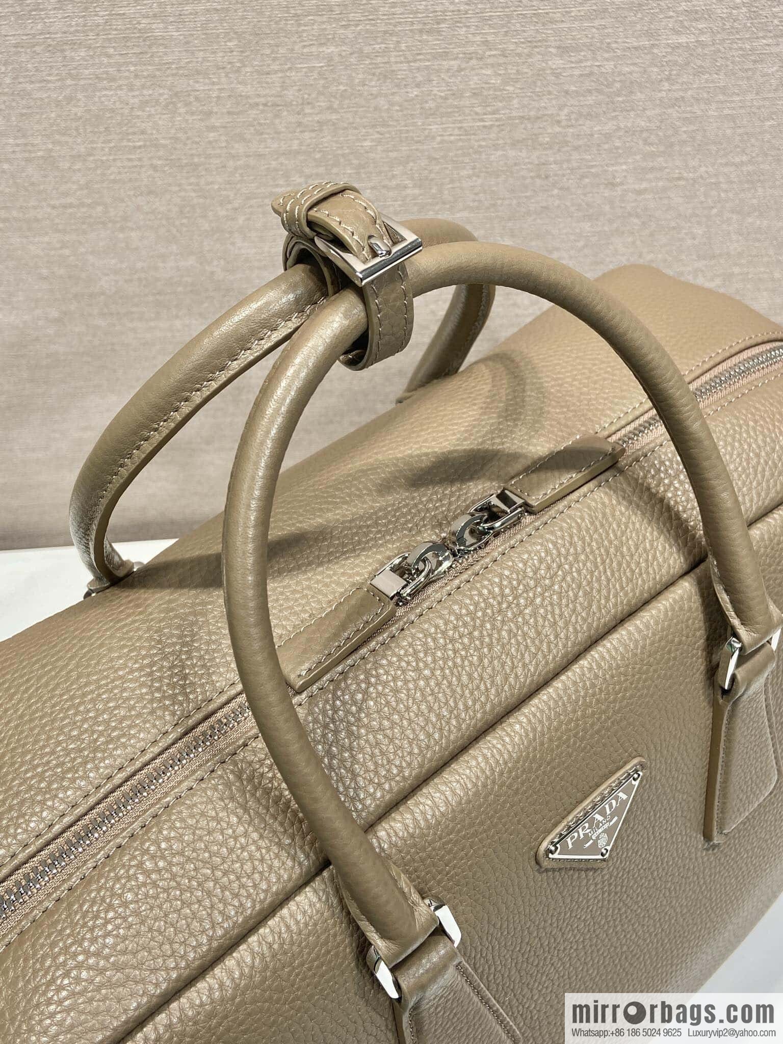 PRADA 🎉 new briefcase 🎉 2VE339 extra large🎉🎉