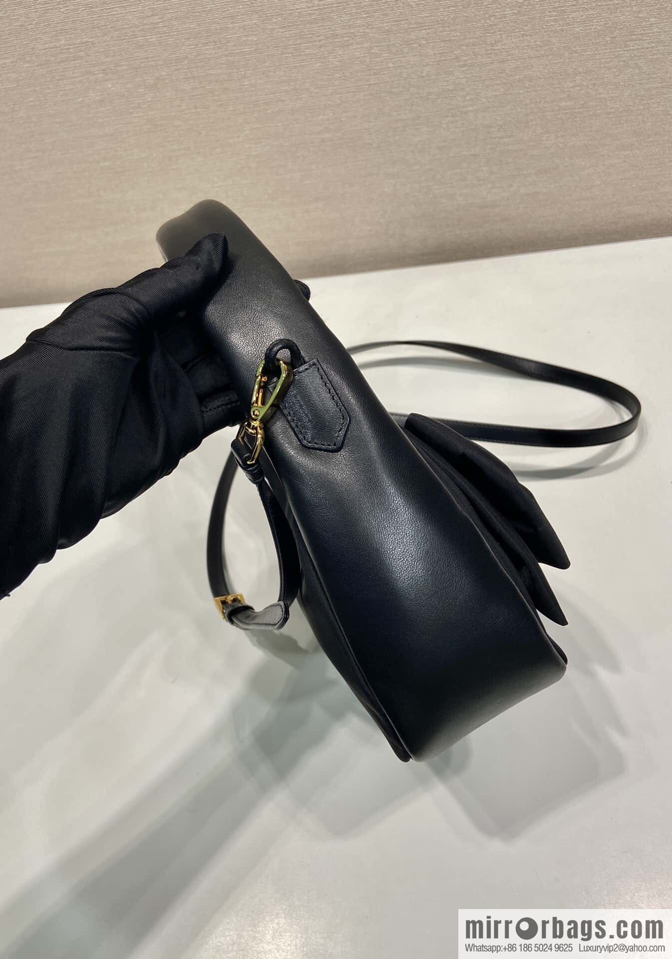 PRADA ๐ bow ๐ 1BC241 armpit bag๐๐
