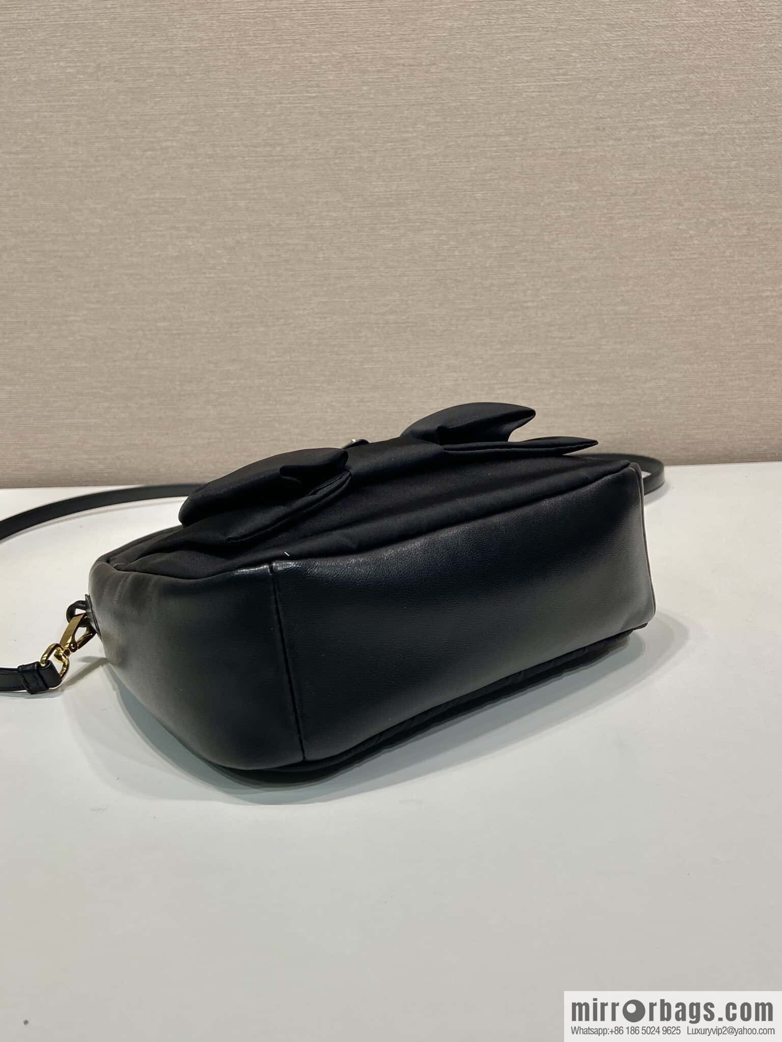 PRADA ๐ bow ๐ 1BC241 armpit bag๐๐