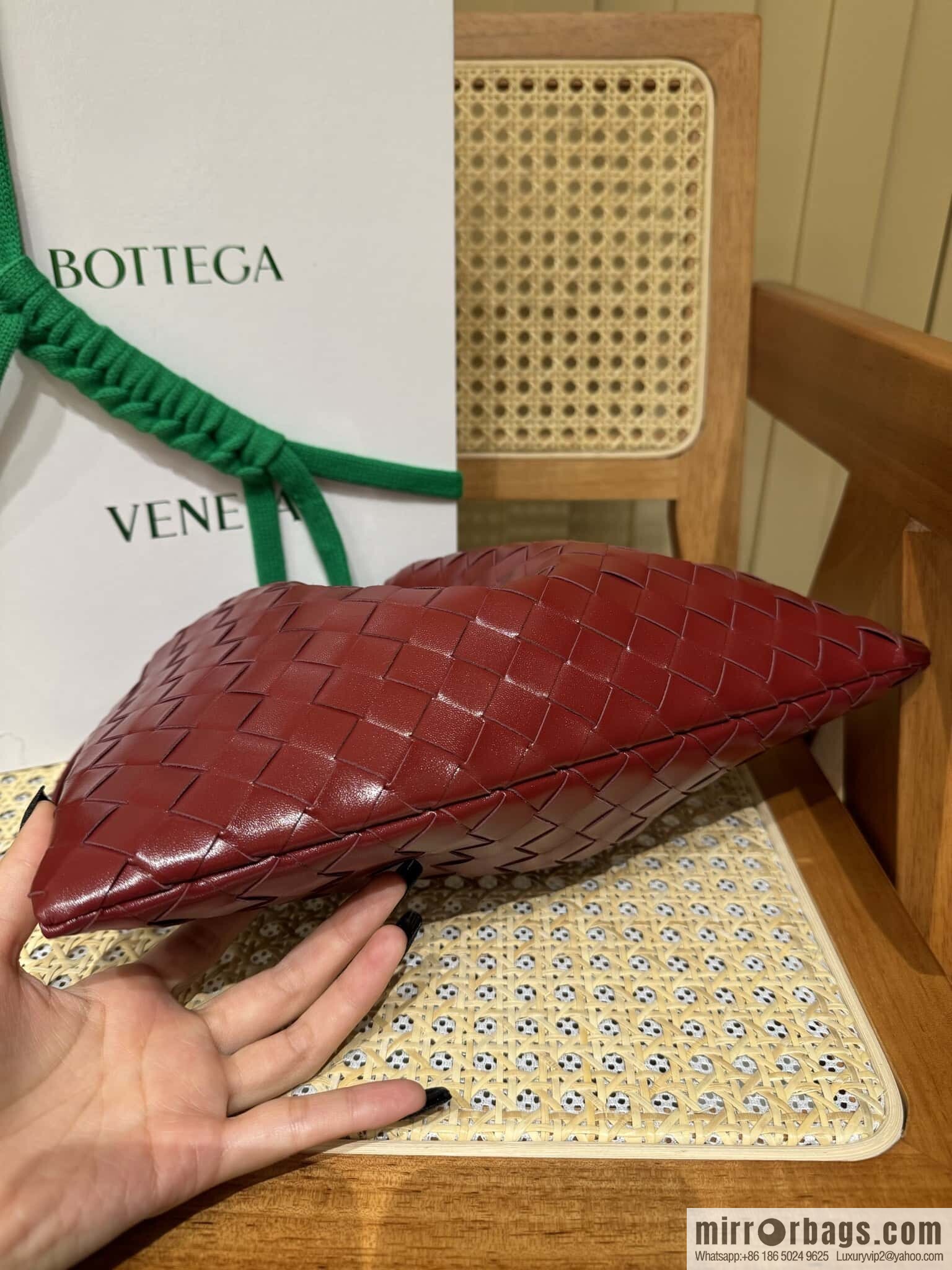 BV Medium Dustbag Clutch 796728 Akane Brown Red
