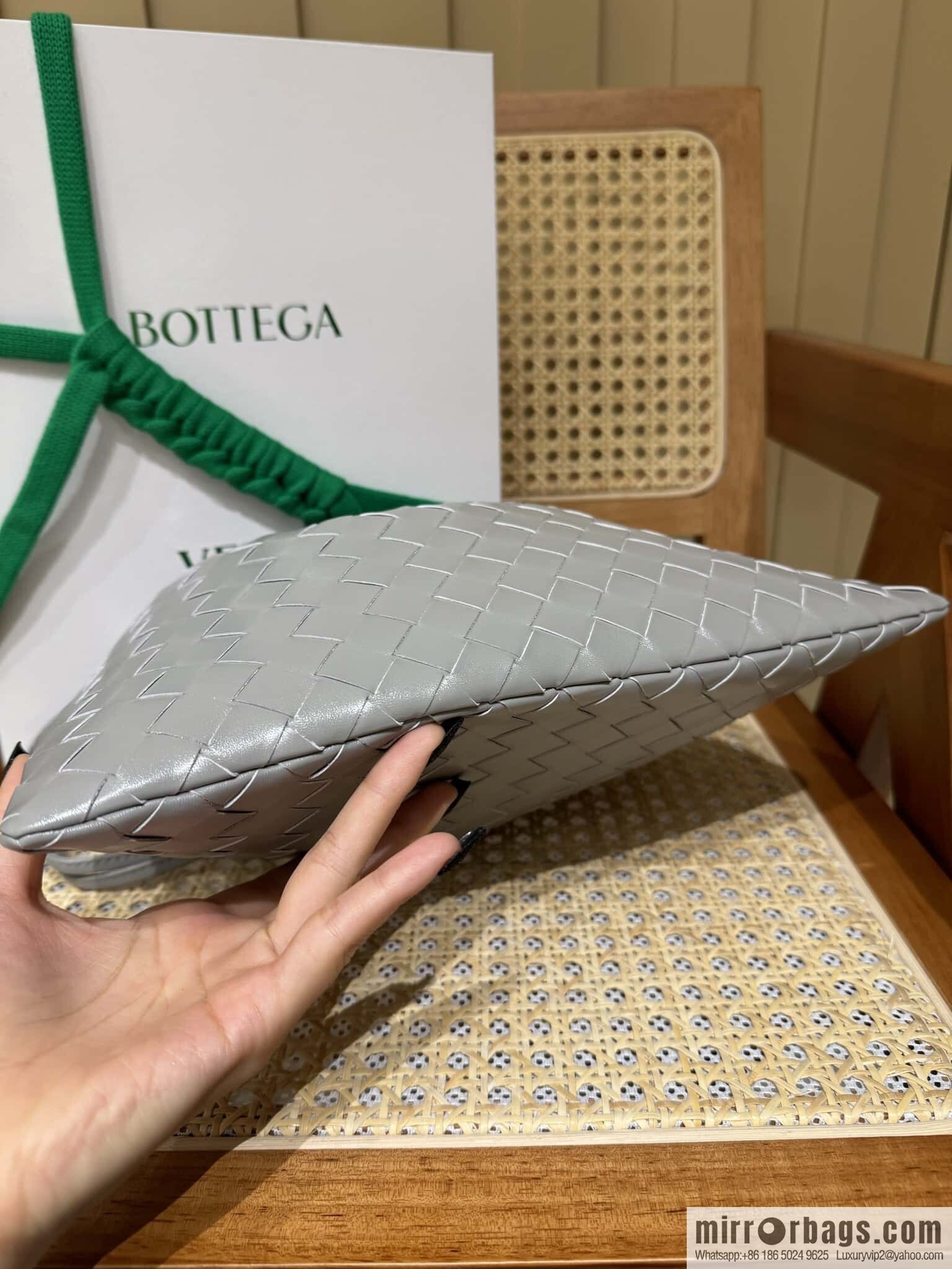 BV Medium Dustbag Clutch 796728 Silver Grey