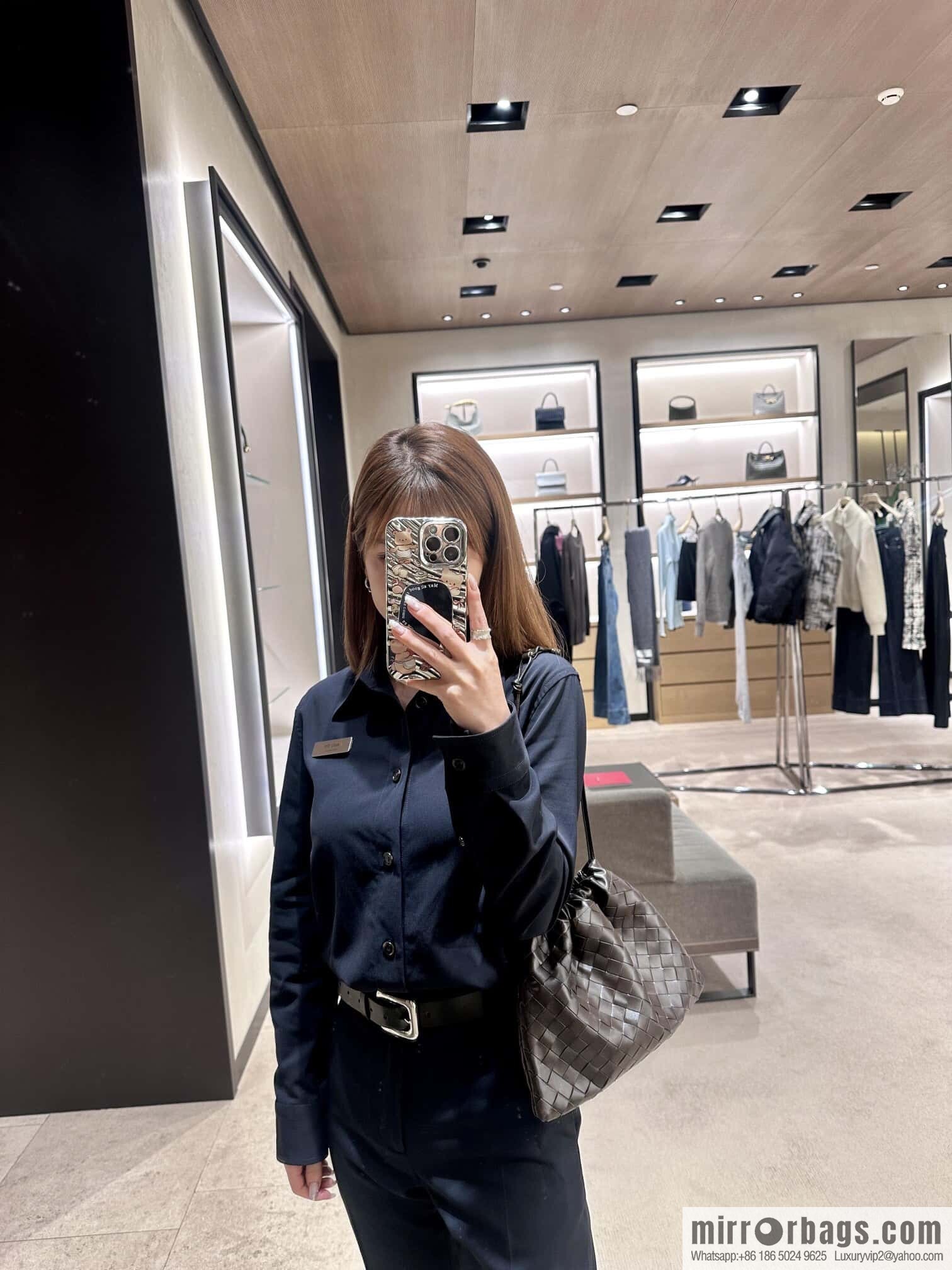 BV Medium Dustbag Clutch 796728 Chocolate Brown