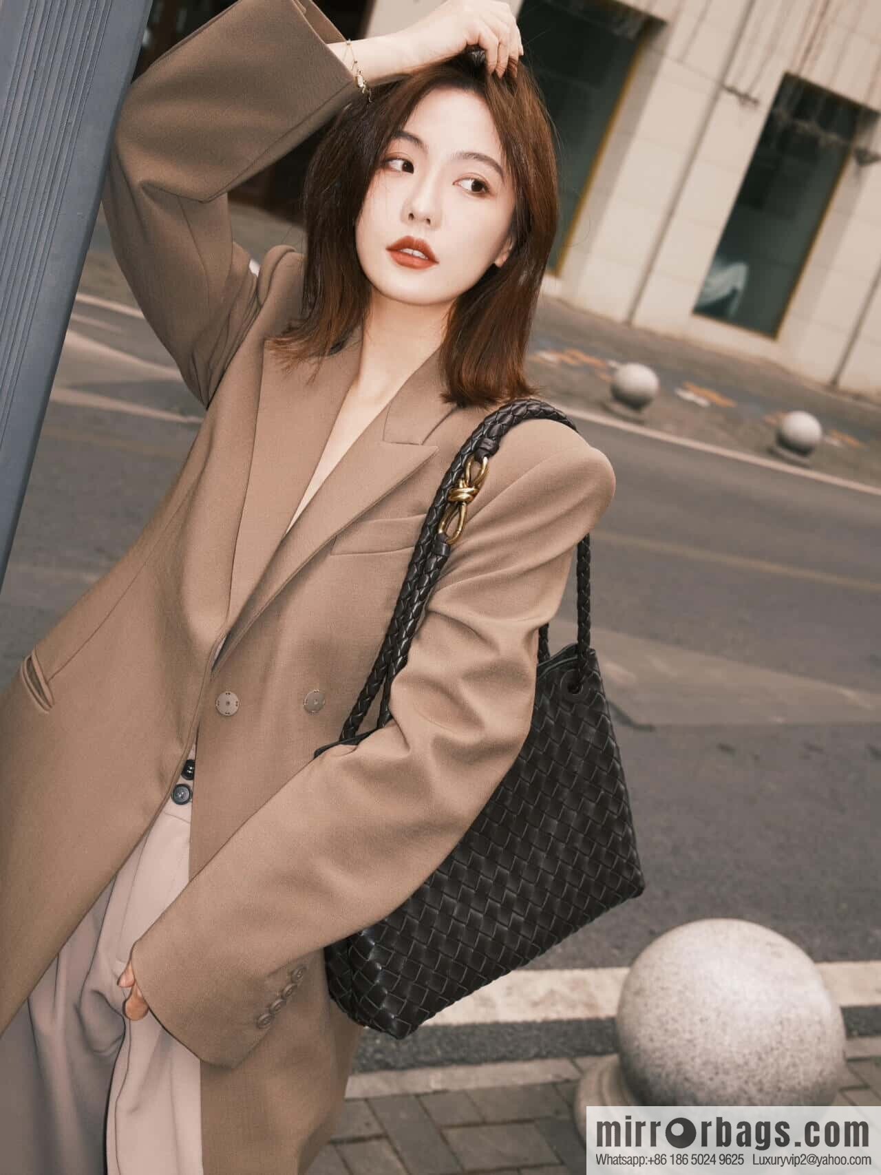 BV M Andiamond 766016 Chocolate Brown