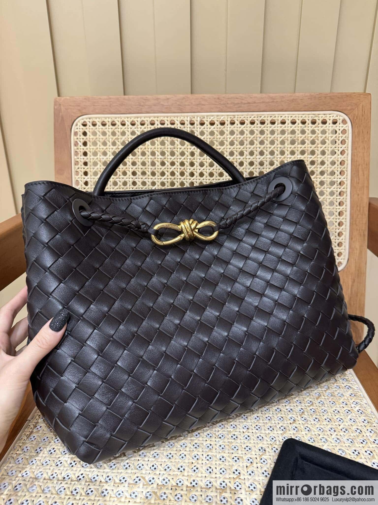 BV M Andiamond 766016 Chocolate Brown