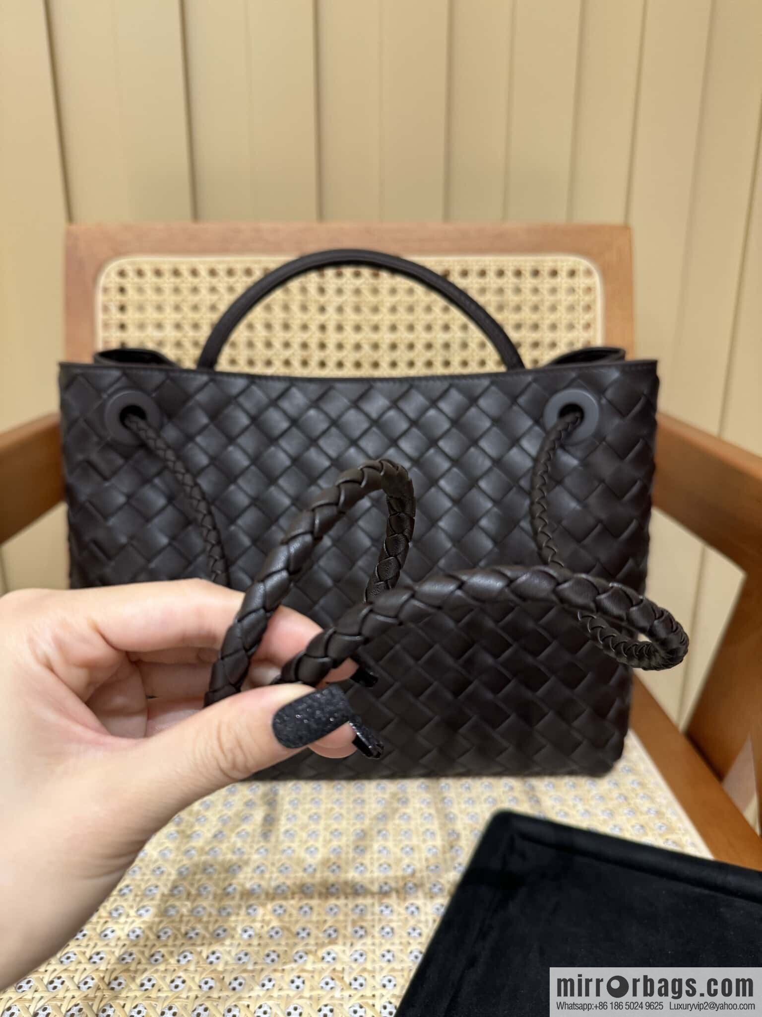 BV M Andiamond 766016 Chocolate Brown