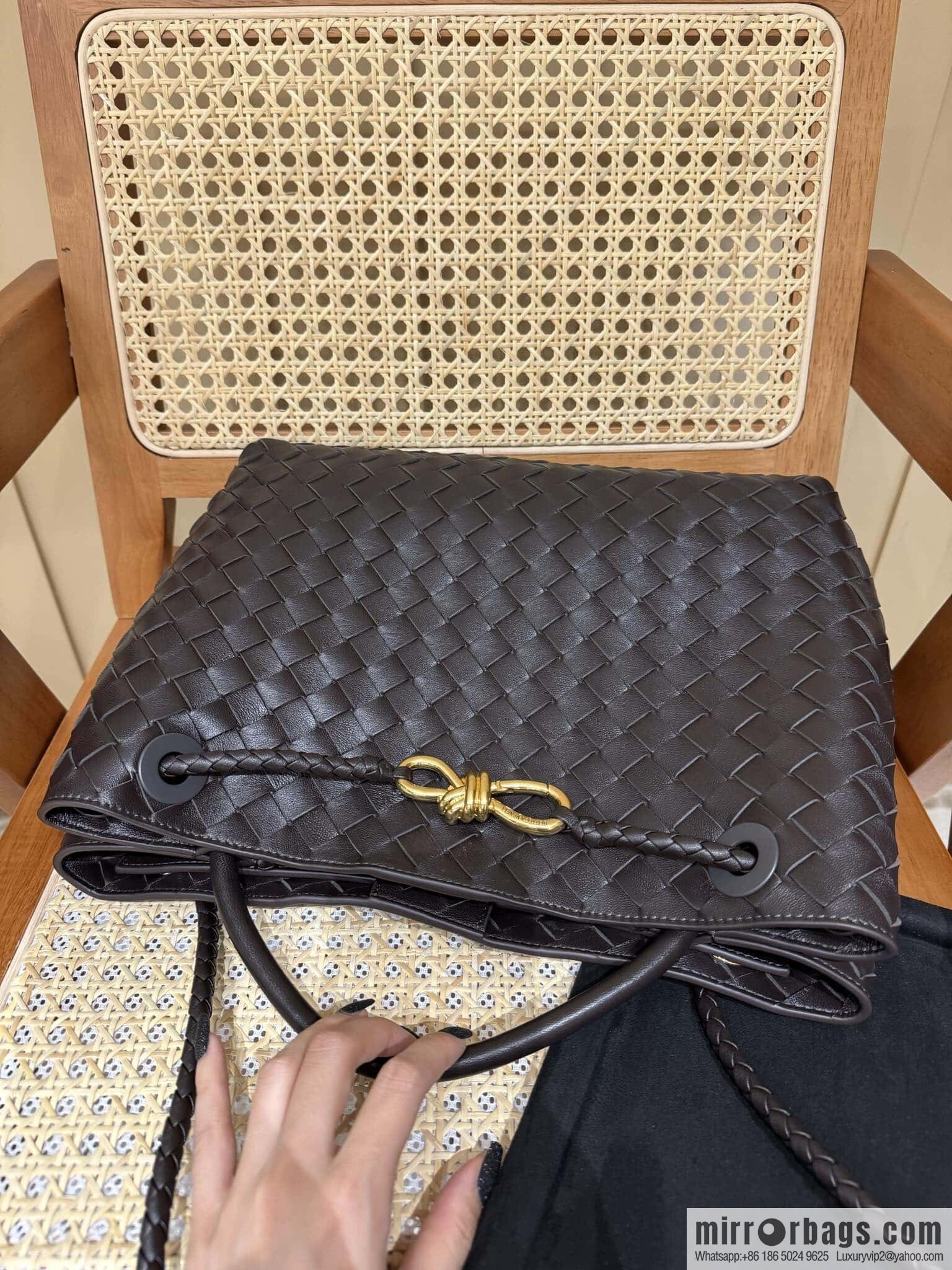 BV M Andiamond 766016 Chocolate Brown