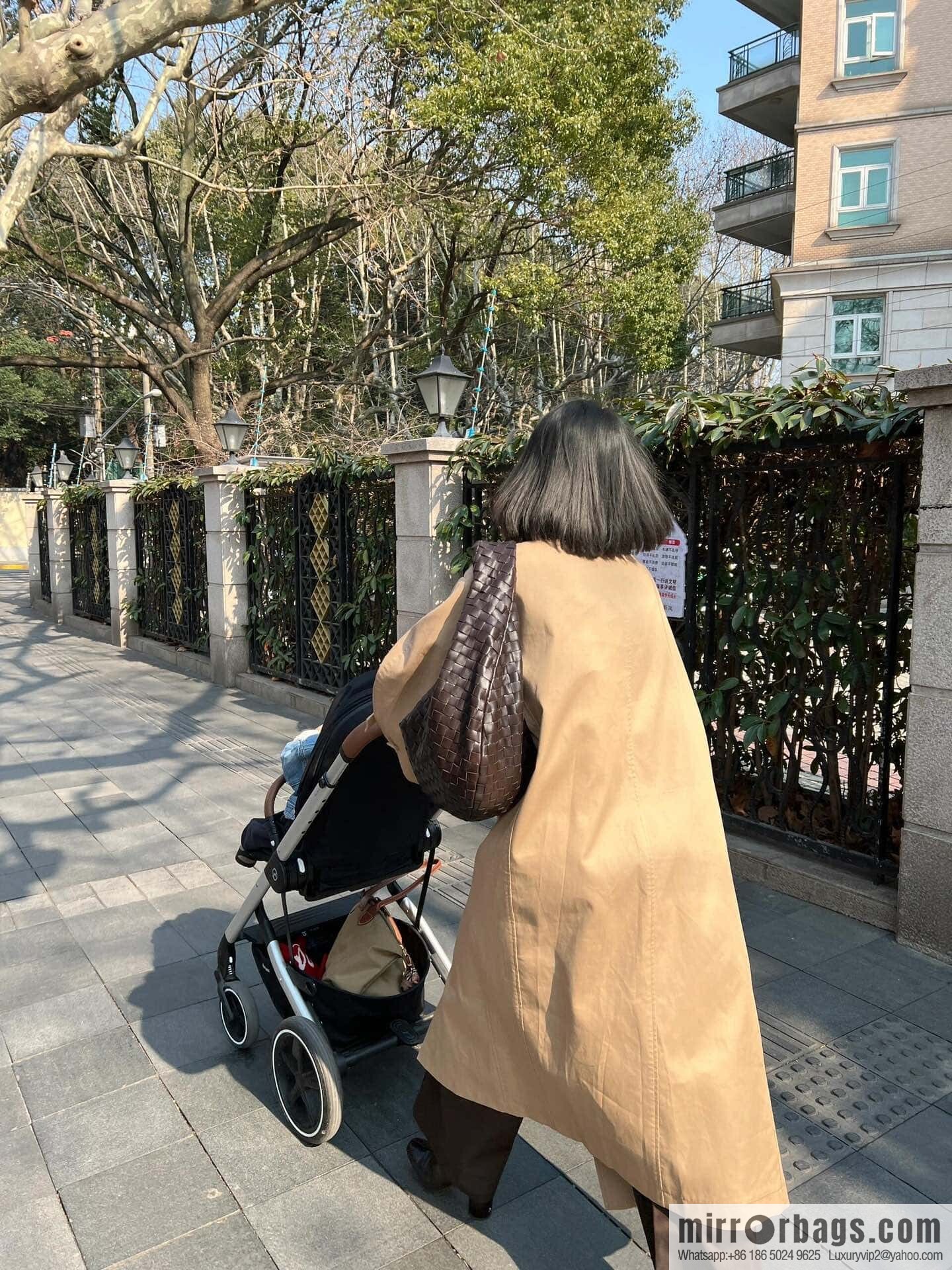 BV Jodie Shoulder Backpack 600261 Chocolate Brown