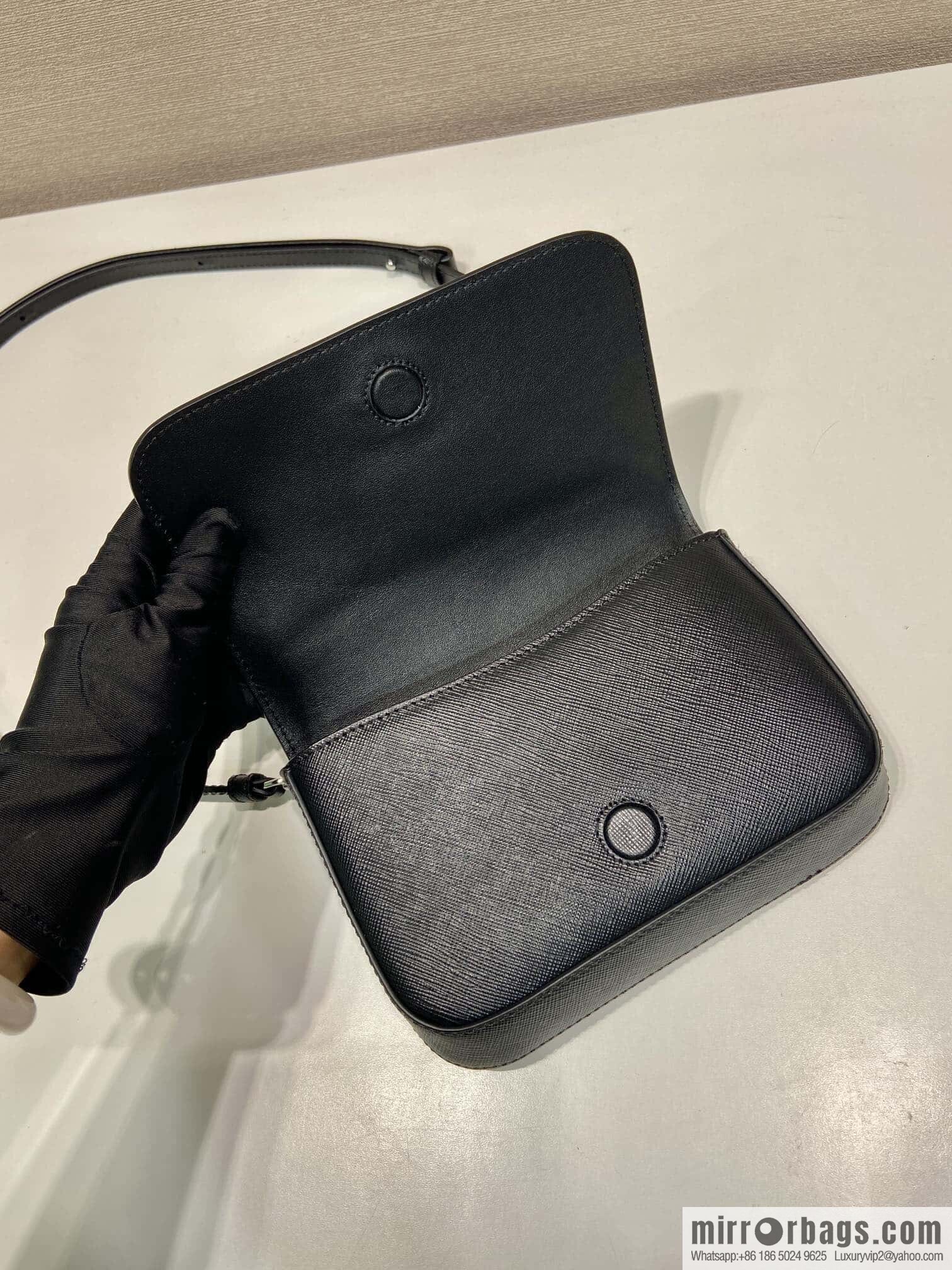 PRADA ๐ new ๐ 2VD061 cross pattern ๐ black