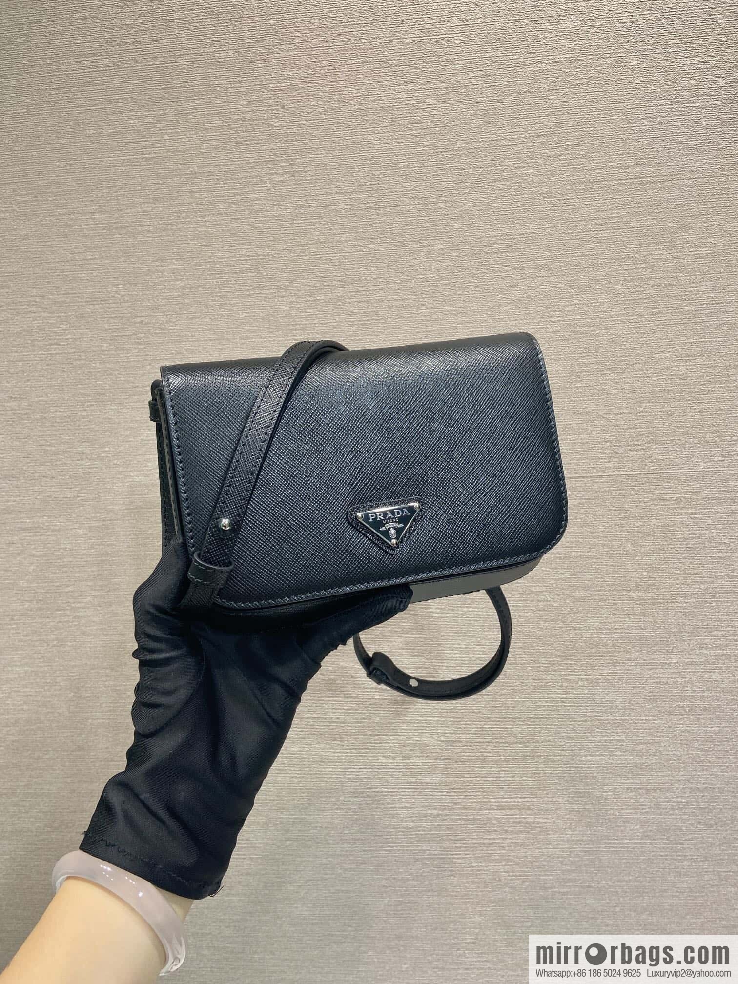 PRADA ๐ new ๐ 2VD061 cross pattern ๐ black