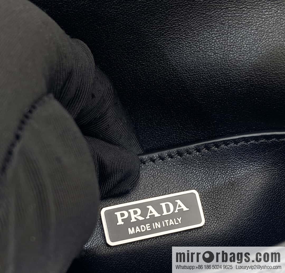 PRADA ๐ new ๐ 2VD061 cross pattern ๐ white