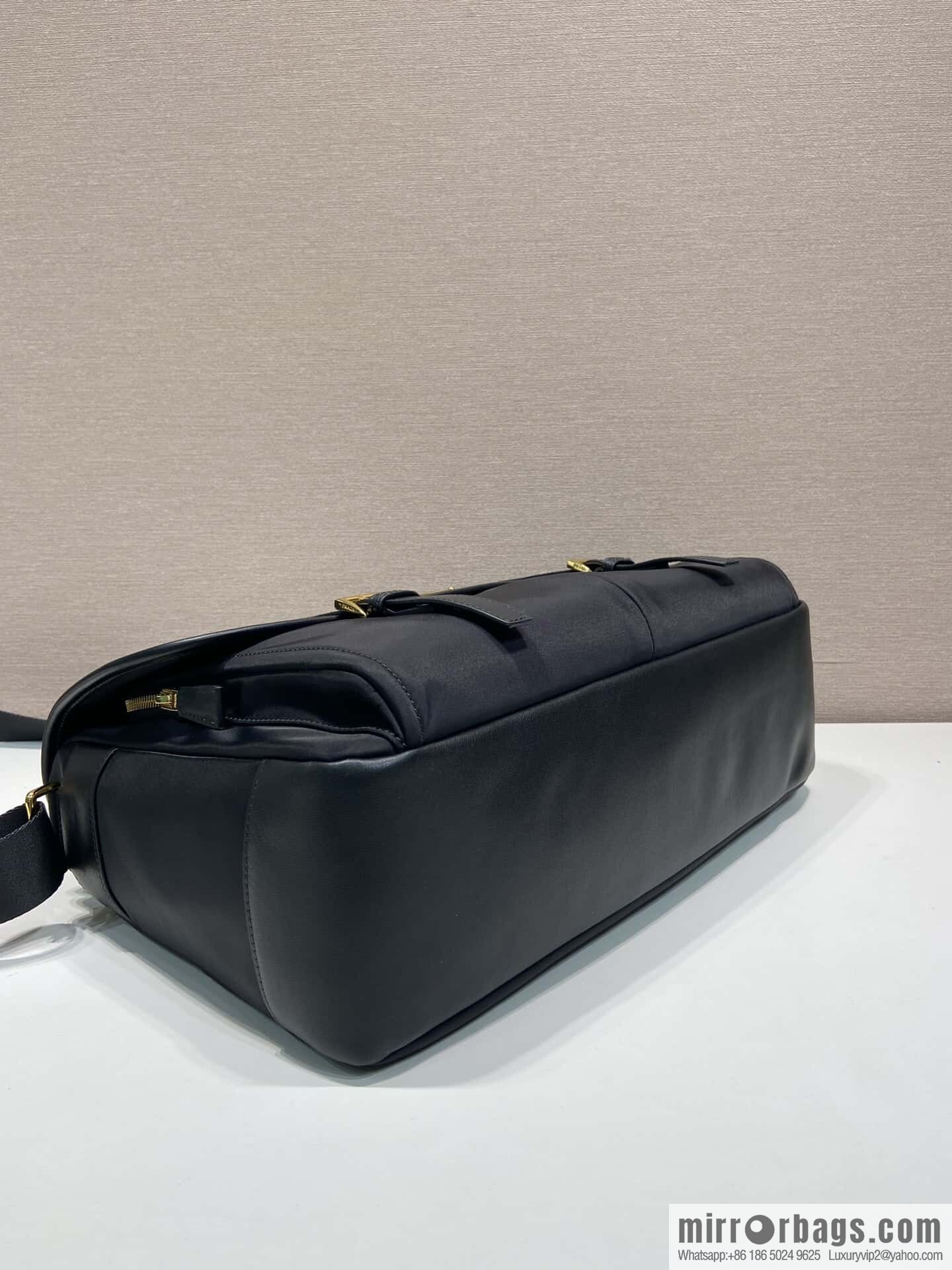PRADA 🎉 new messenger bag 🎉 1BD369🎉🎉