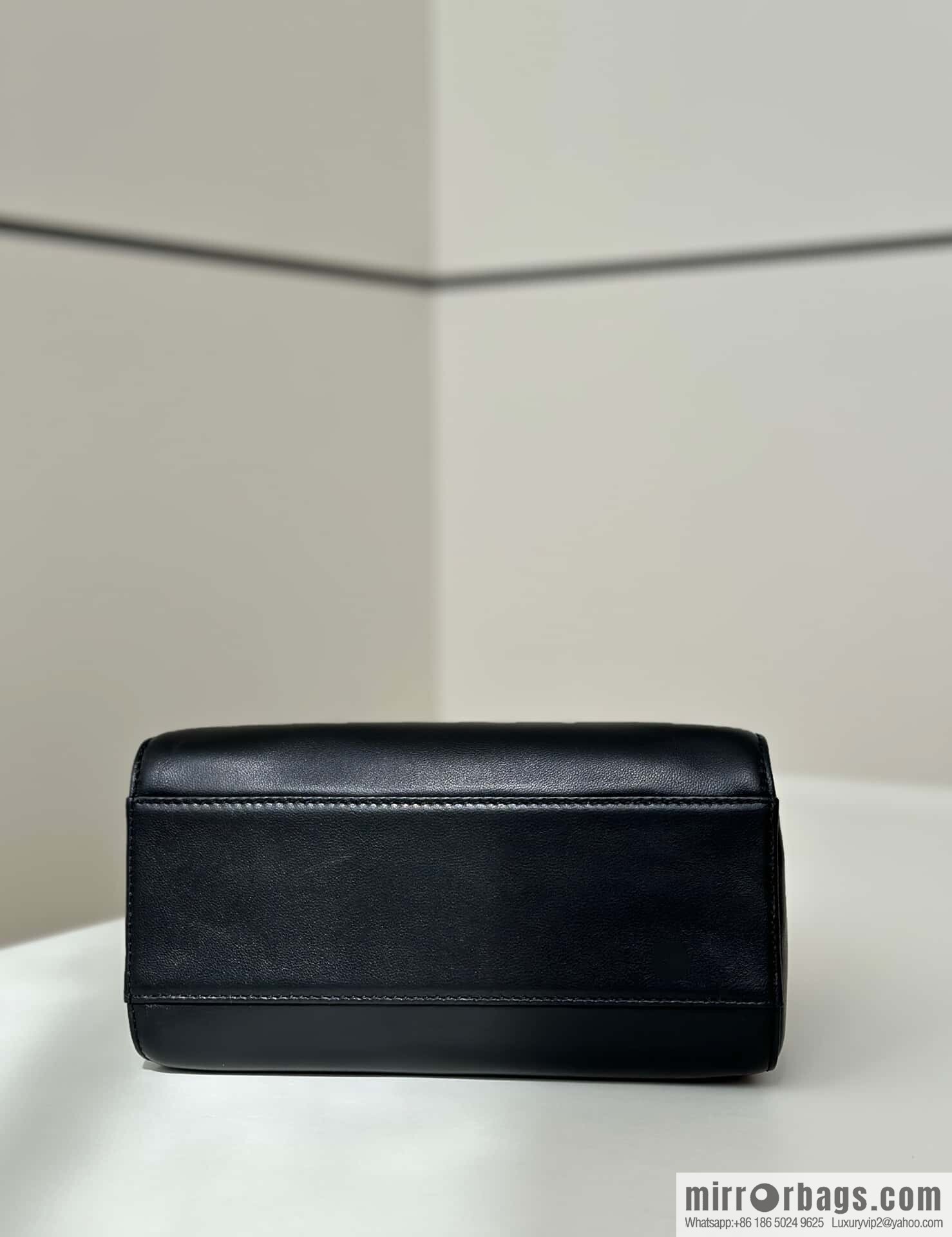 FENDI peekaboo series, model number: 2590 black