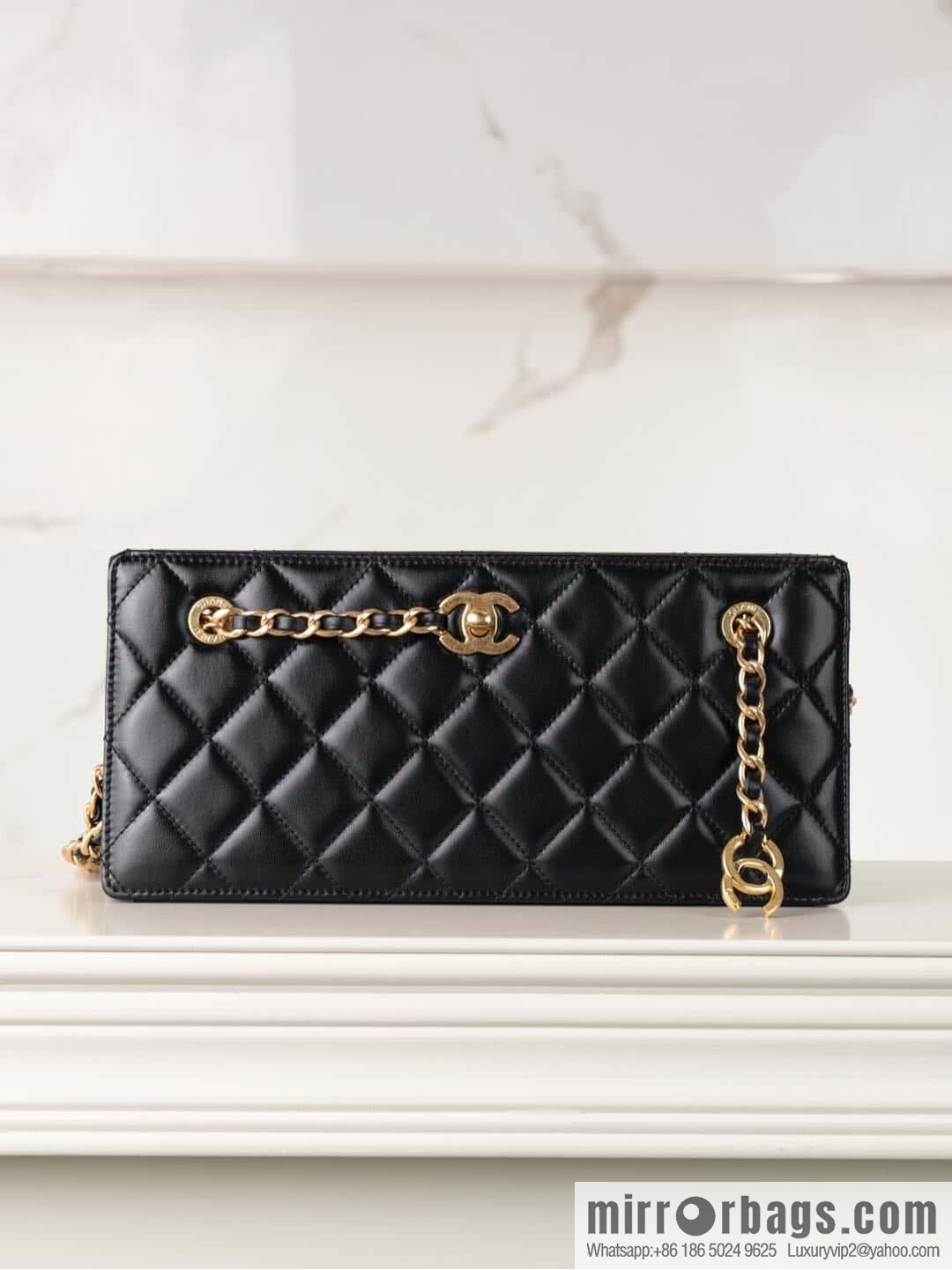 𝐂𝐡𝐚𝐧𝐞𝐥 𝟐𝟒𝐤 catwalk model, retro dinner bag, black 🖤 AS5203