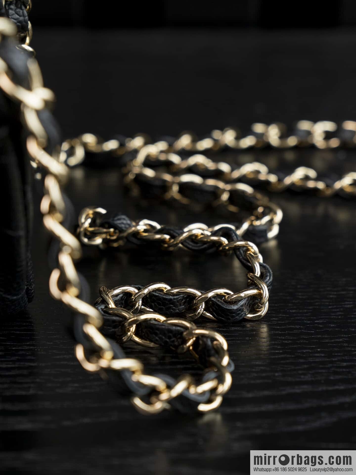 𝗖𝗹𝗮𝘀𝘀𝗶𝗰 𝗙𝗹𝗮𝗽 | genuine skin lychee pattern, Fatty Fang, black gold 🖤 A01115