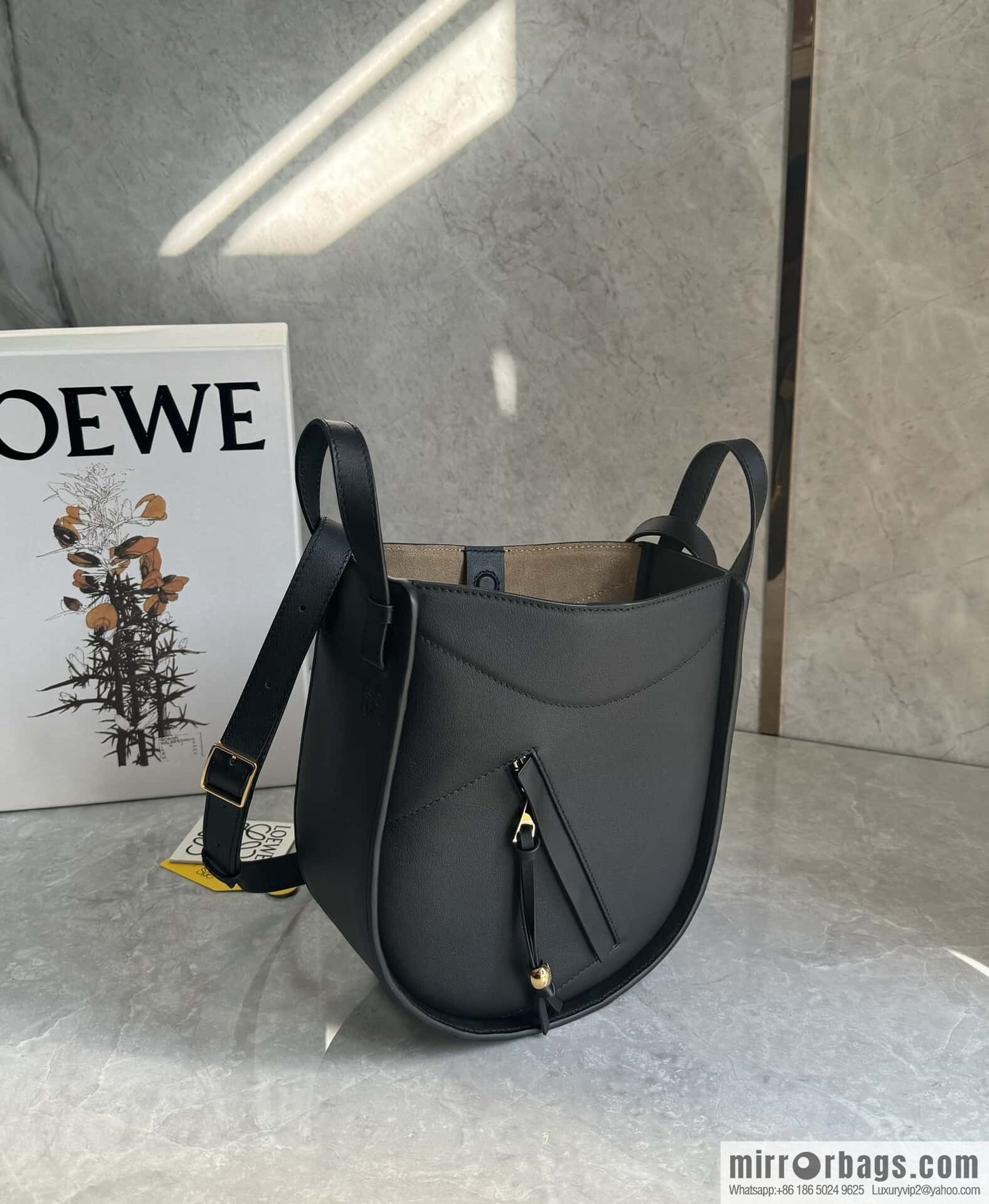 LOEWE new hammock arrival 🎉 0683 black