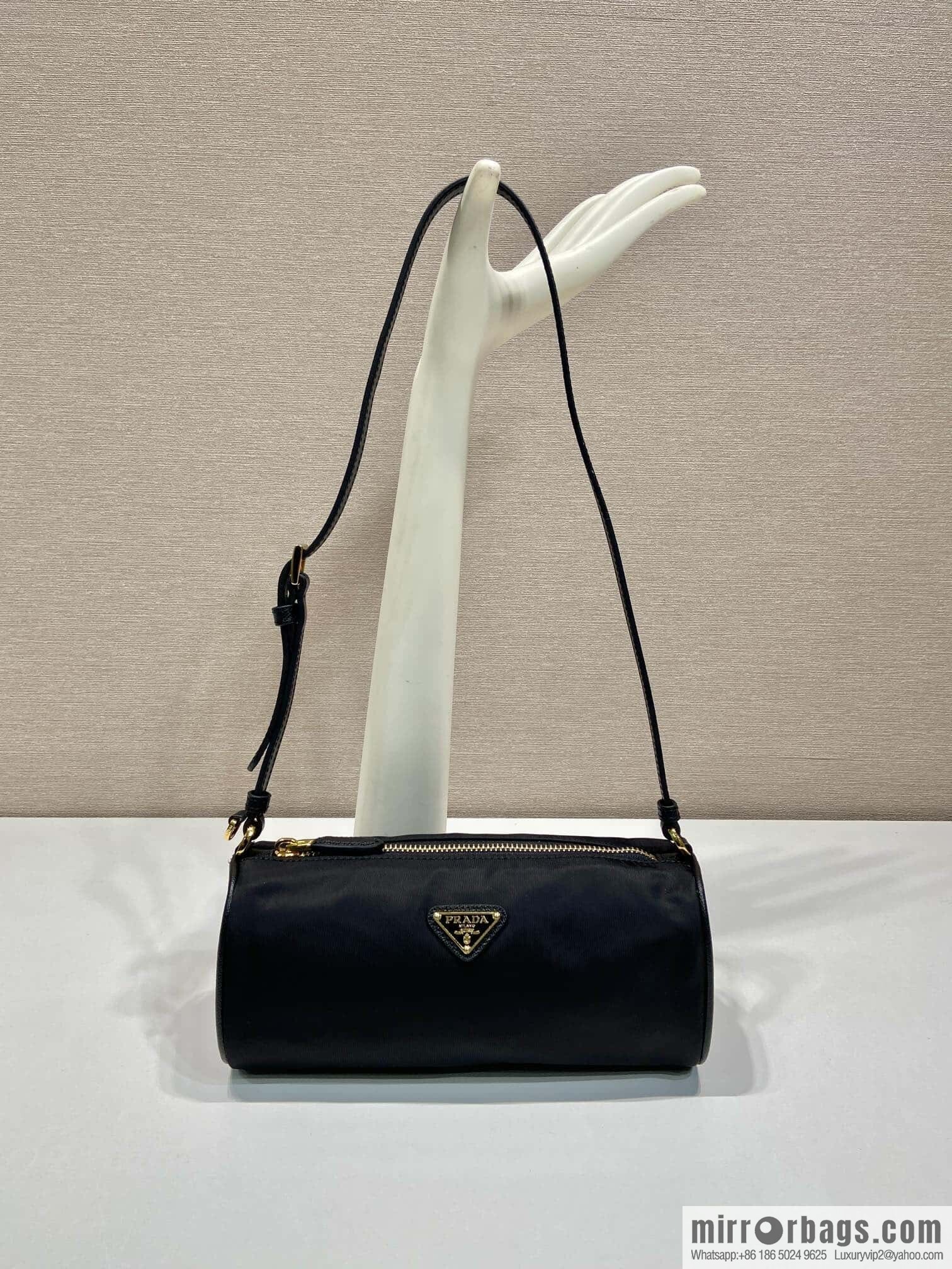 PRADA 🎉 new armpit bag 🎉 1NE058🎉🎉