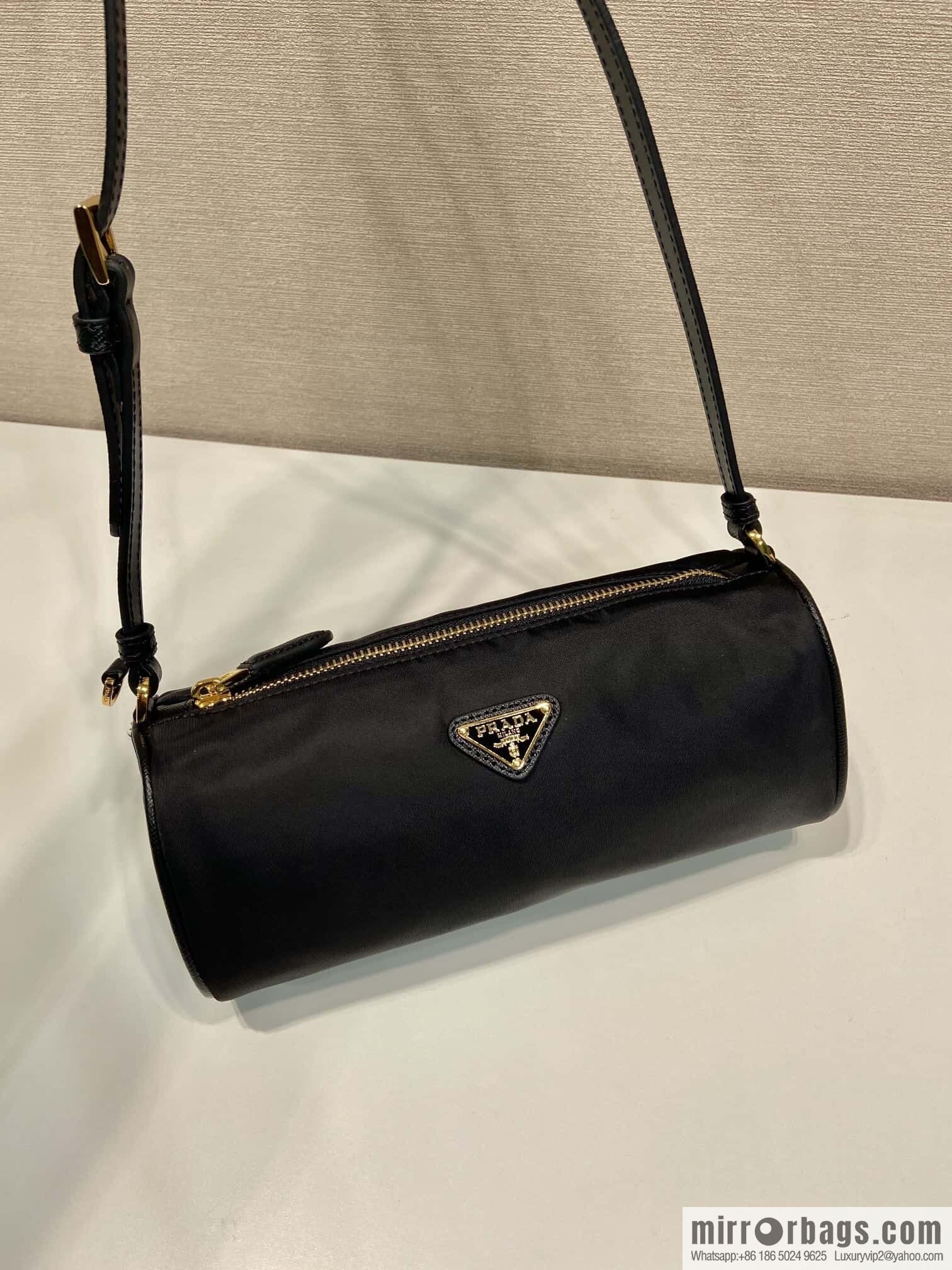PRADA 🎉 new armpit bag 🎉 1NE058🎉🎉