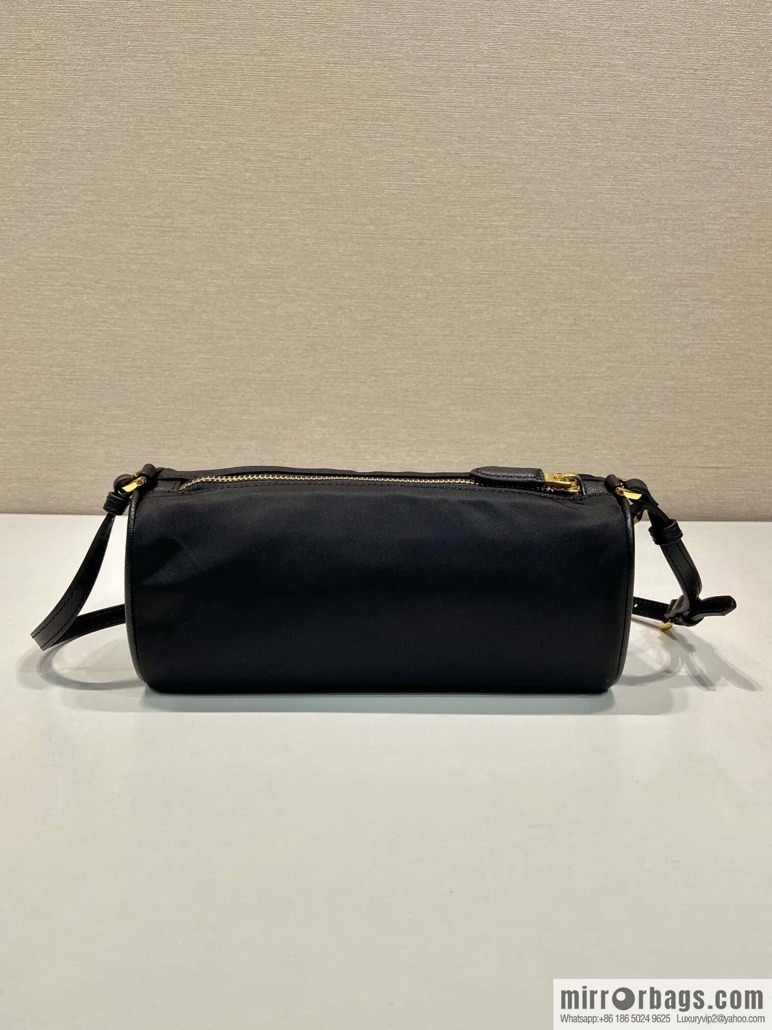 PRADA 🎉 new armpit bag 🎉 1NE058🎉🎉