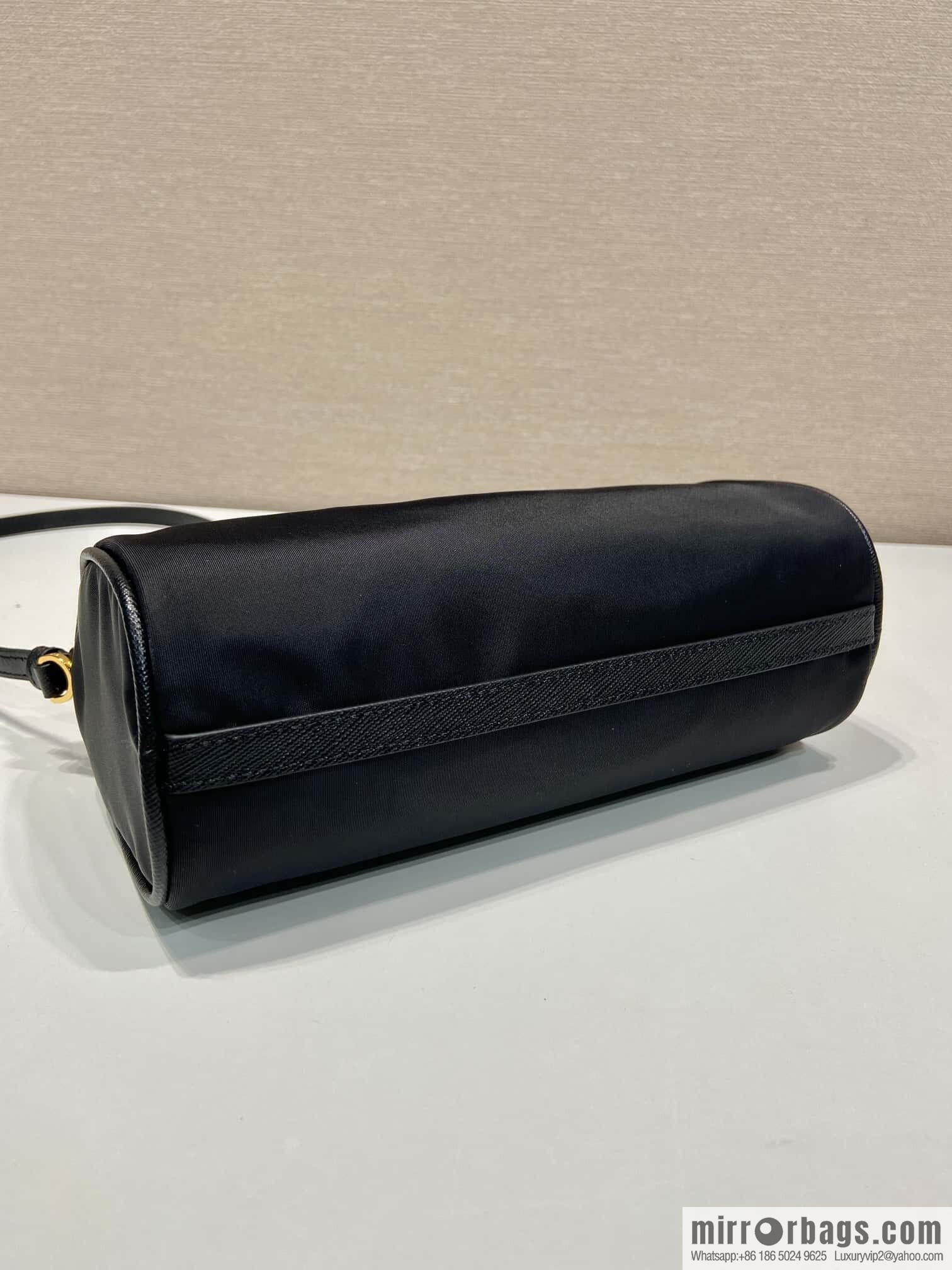 PRADA 🎉 new armpit bag 🎉 1NE058🎉🎉