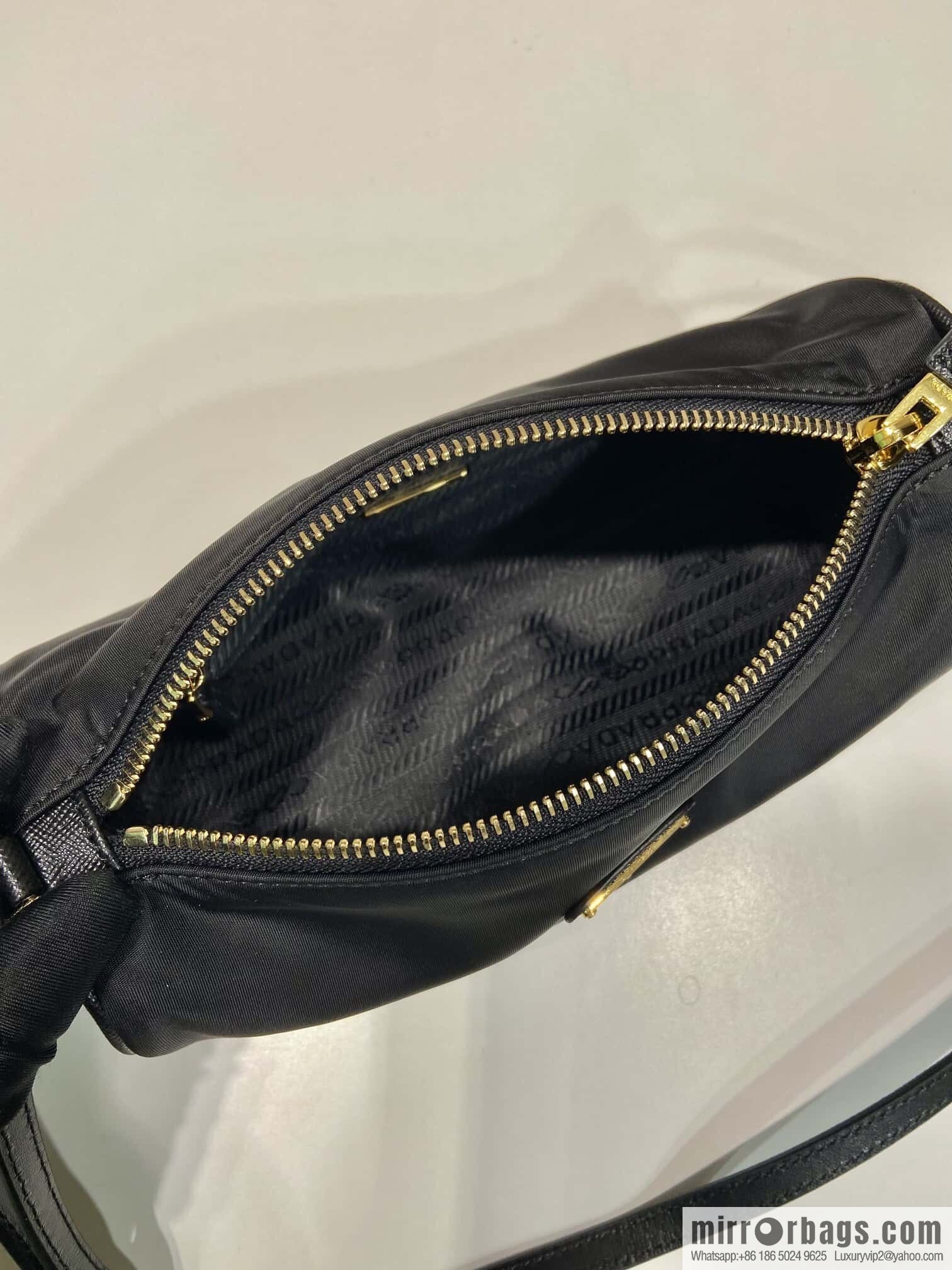 PRADA 🎉 new armpit bag 🎉 1NE058🎉🎉