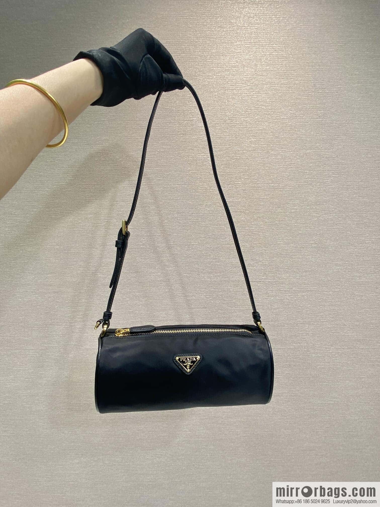 PRADA 🎉 new armpit bag 🎉 1NE058🎉🎉