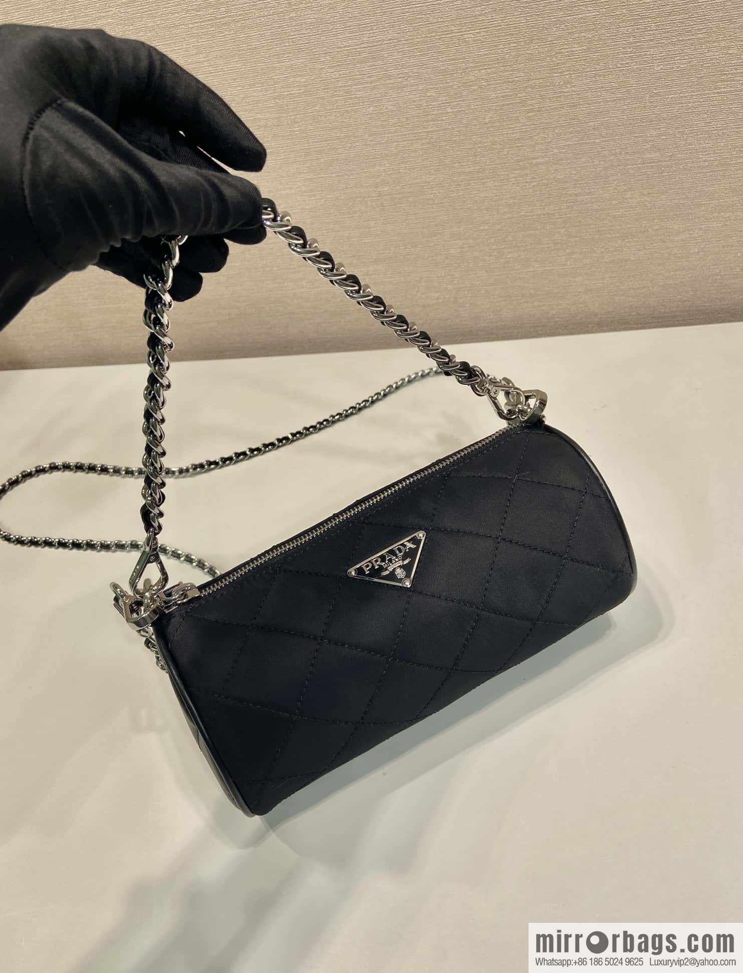 PRADA 🎉 Hobo 🎉 1 NE 546 Pillow Bag🎉🎉