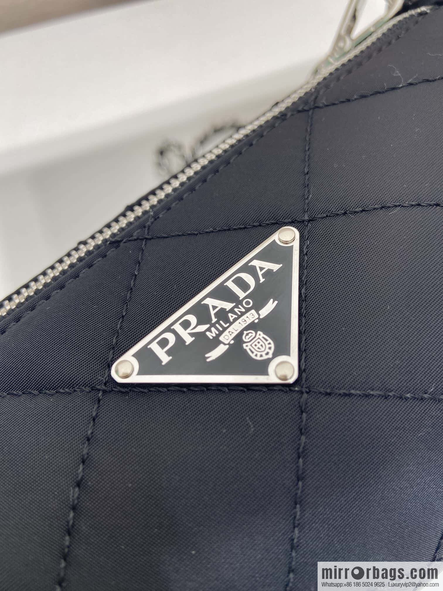 PRADA 🎉 Hobo 🎉 1 NE 546 Pillow Bag🎉🎉