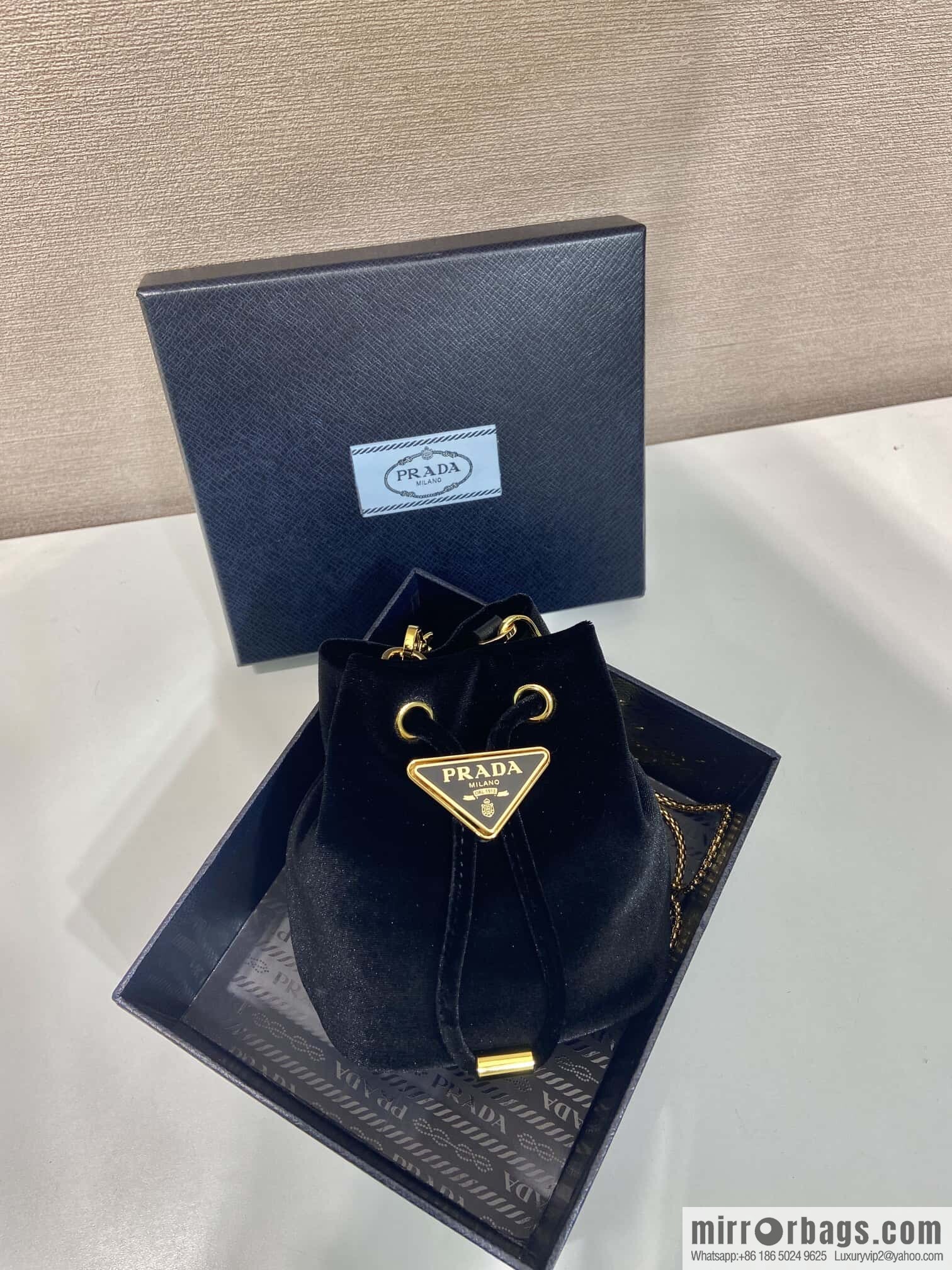 PRADA 🎉 Velvet Bucket 🎉 1NR016 Velvet🎉🎉