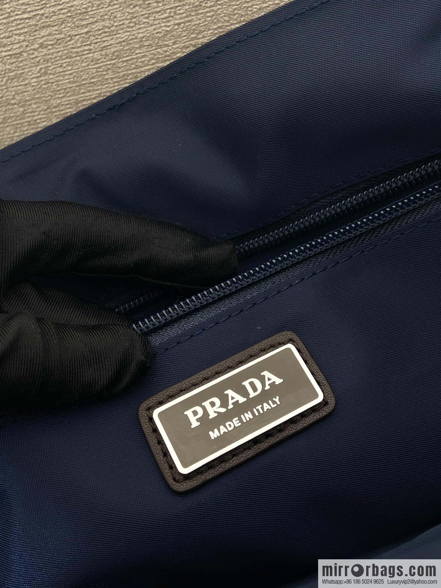 PRADA 🎉 new messenger bag 🎉 2VD052 large🎉🎉