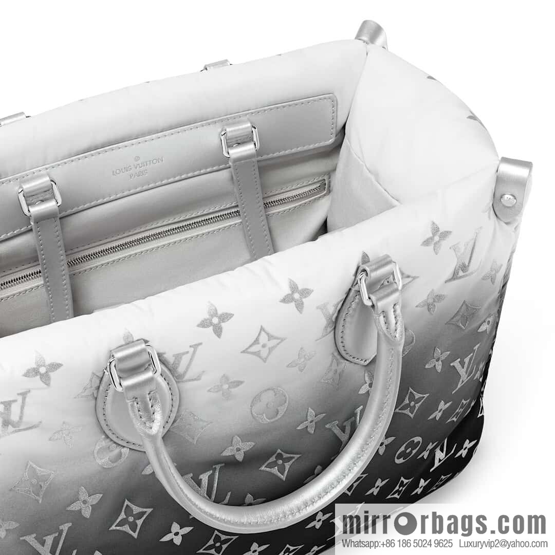 [Boutique‑grade] M11847 silver down, square bag series, this OnTheGo medium handbag.