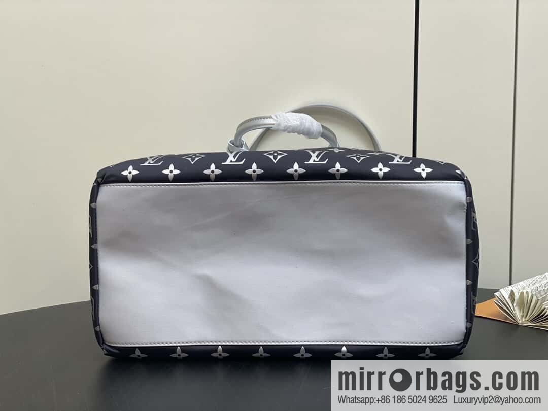 [Boutique‑grade] M11847 silver down, square bag series, this OnTheGo medium handbag.