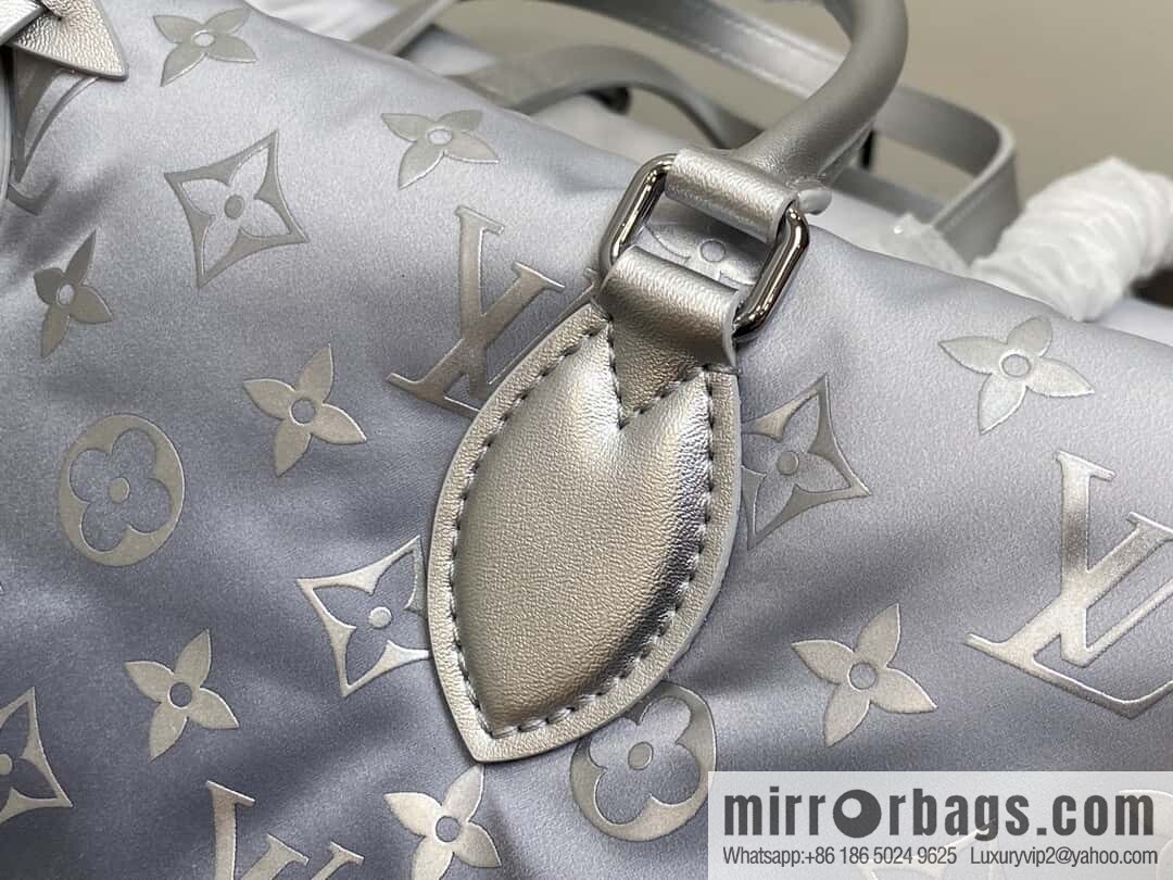 [Boutique‑grade] M11847 silver down, square bag series, this OnTheGo medium handbag.
