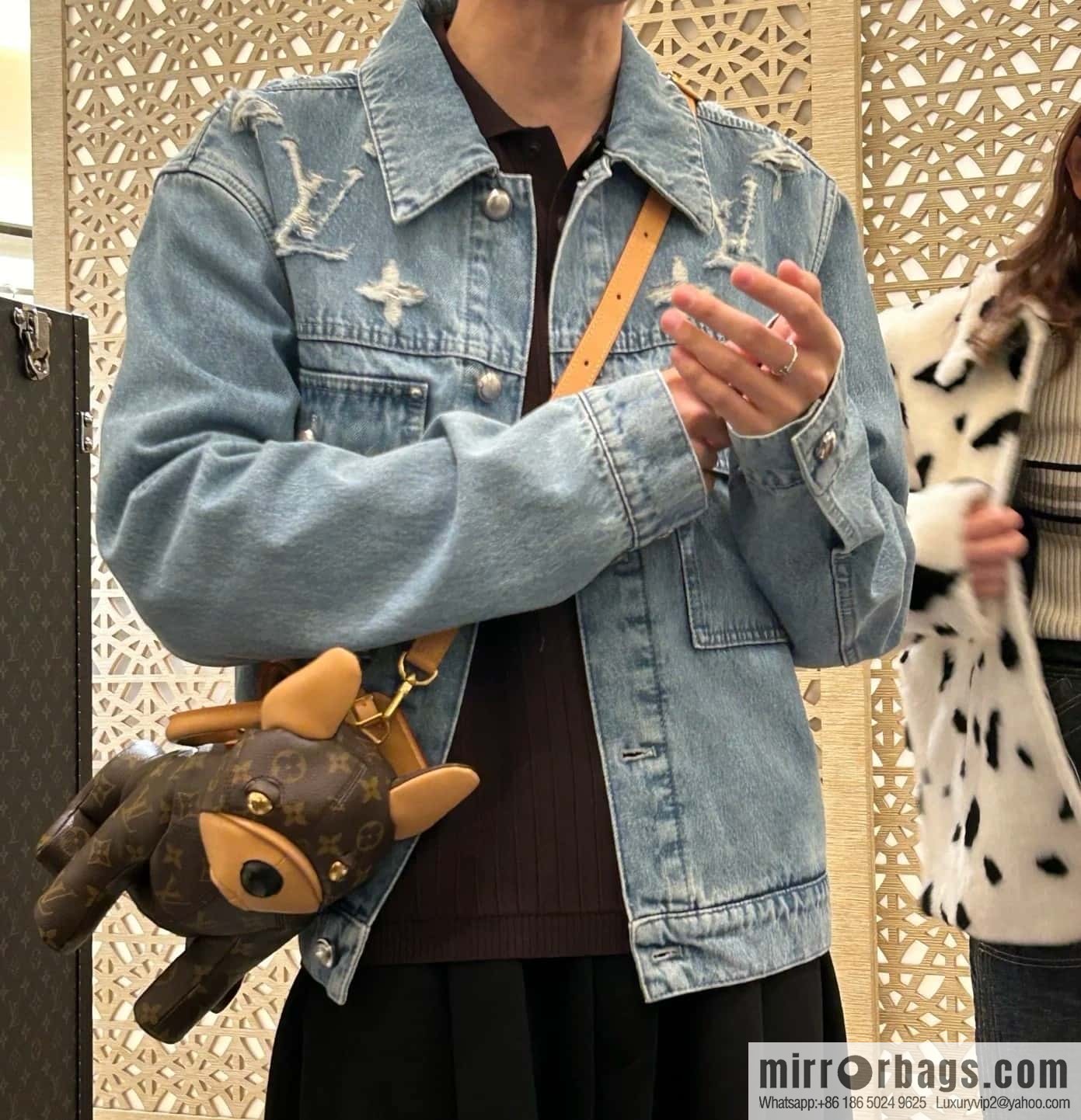 [Boutique‑grade] M12617 presbyopia, French Dou dog shoulder bag series, this Pooch Bag handbag