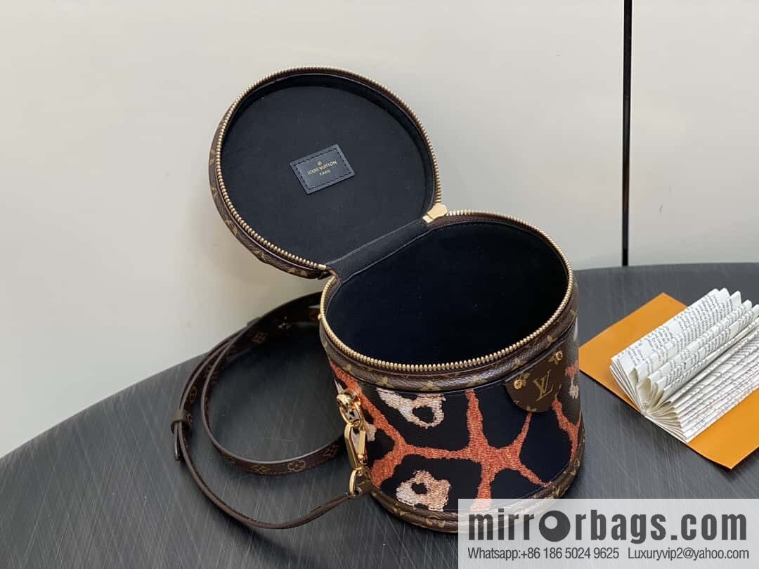 [Boutique‑grade] M13846 leopard print, drum bag, fortune bag VANITY handbag