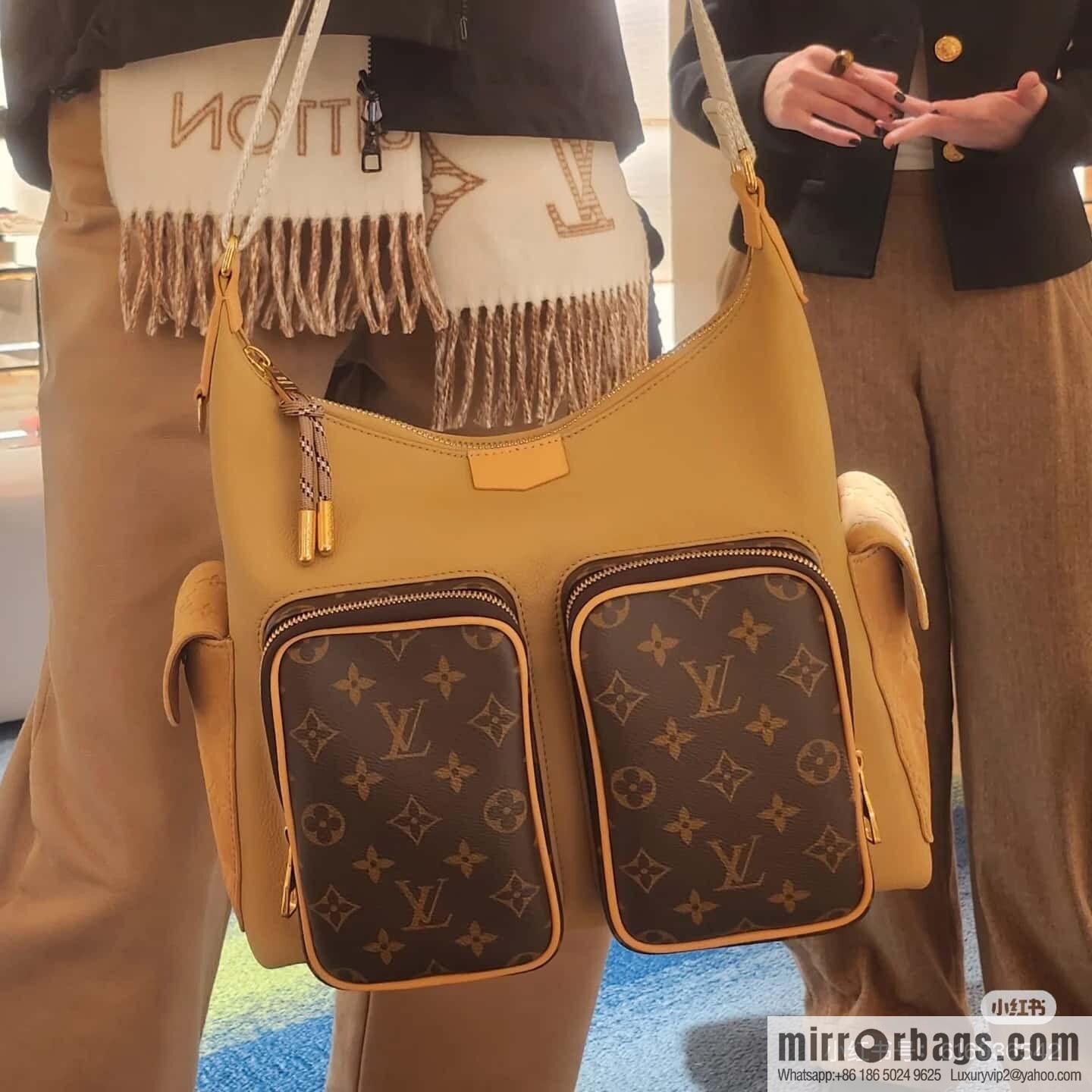[Boutique‑grade] M12697 presbyopia brown, men's bag messenger bag series HOBO CARGO handbag