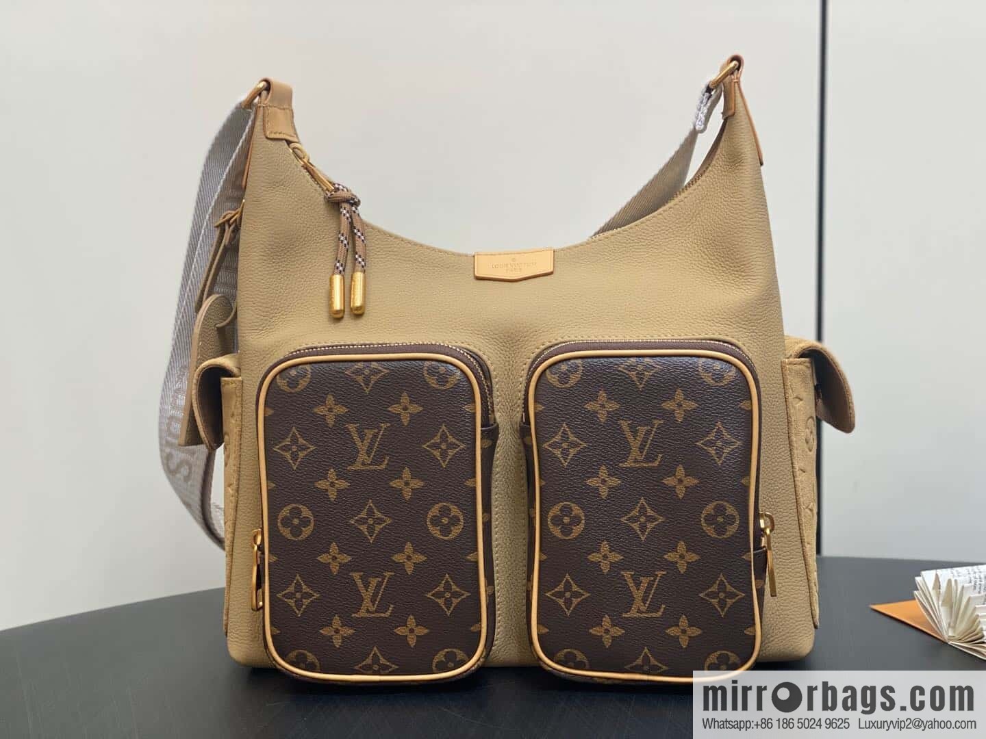 [Boutique‑grade] M12697 presbyopia brown, men's bag messenger bag series HOBO CARGO handbag