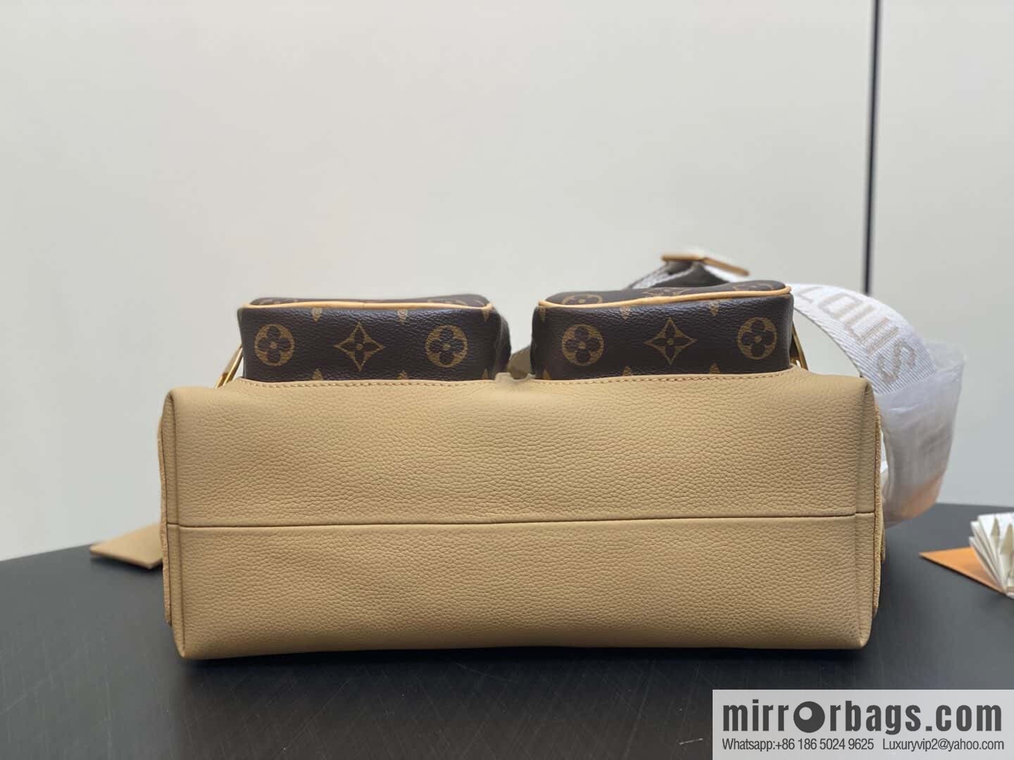 [Boutique‑grade] M12697 presbyopia brown, men's bag messenger bag series HOBO CARGO handbag