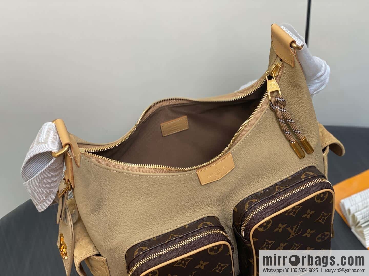 [Boutique‑grade] M12697 presbyopia brown, men's bag messenger bag series HOBO CARGO handbag