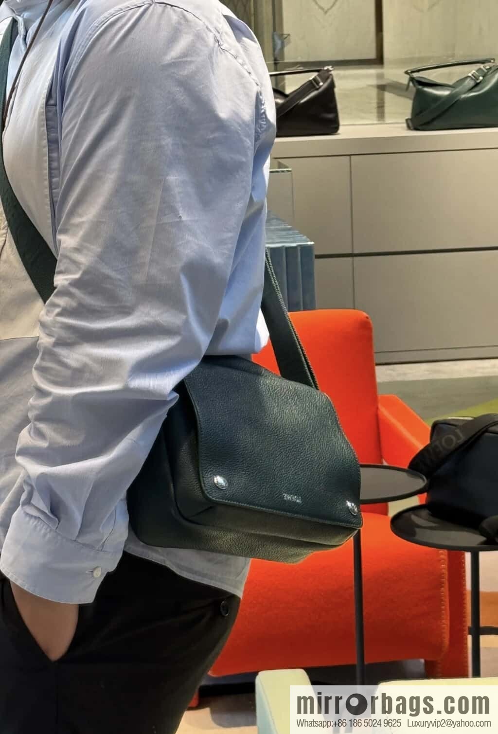 LOEWE latest | Pebble messenger bag 0522 green