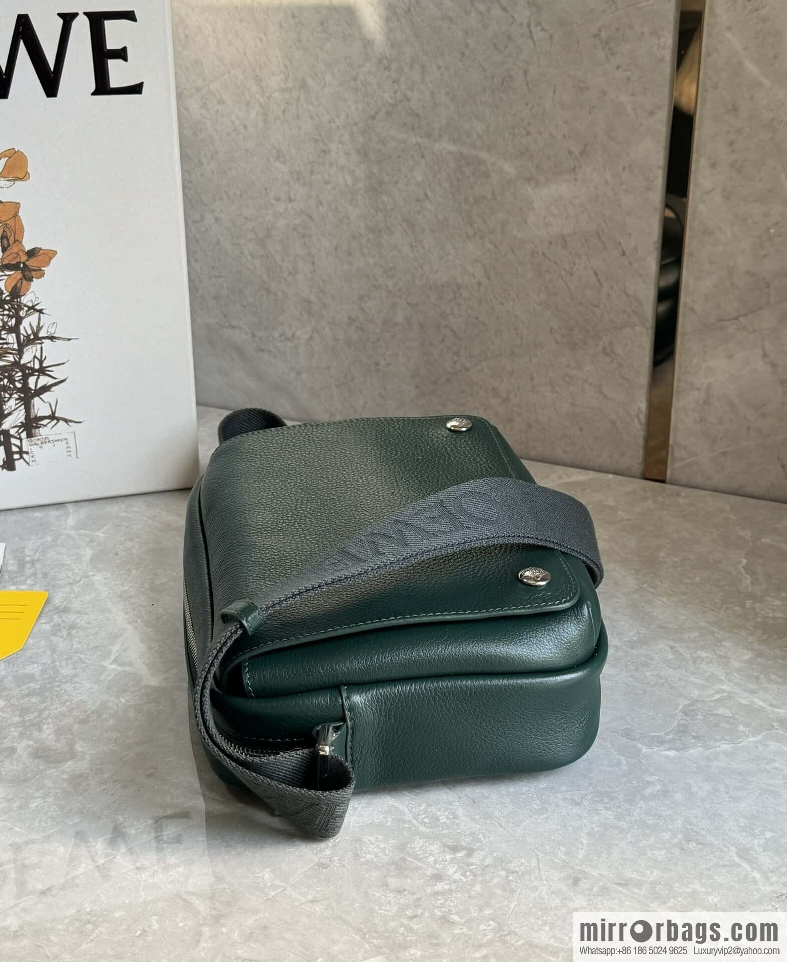 LOEWE latest | Pebble messenger bag 0522 green