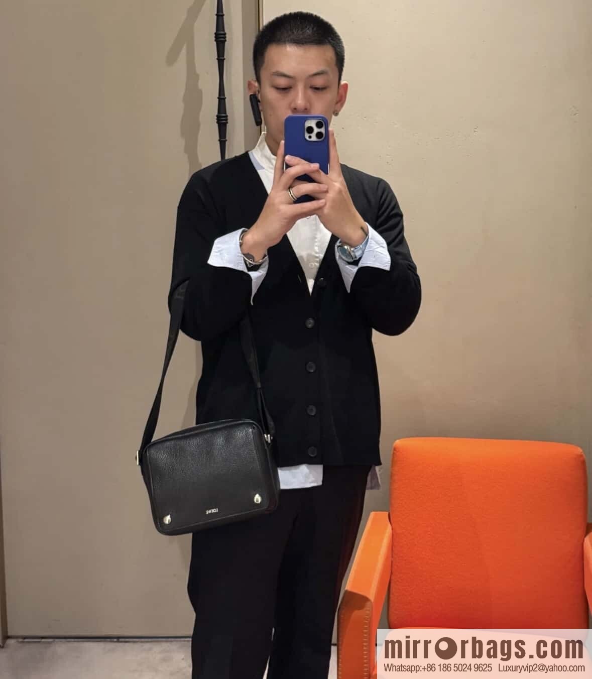 LOEWE Latest | Pebble Messenger Bag 0522 Black