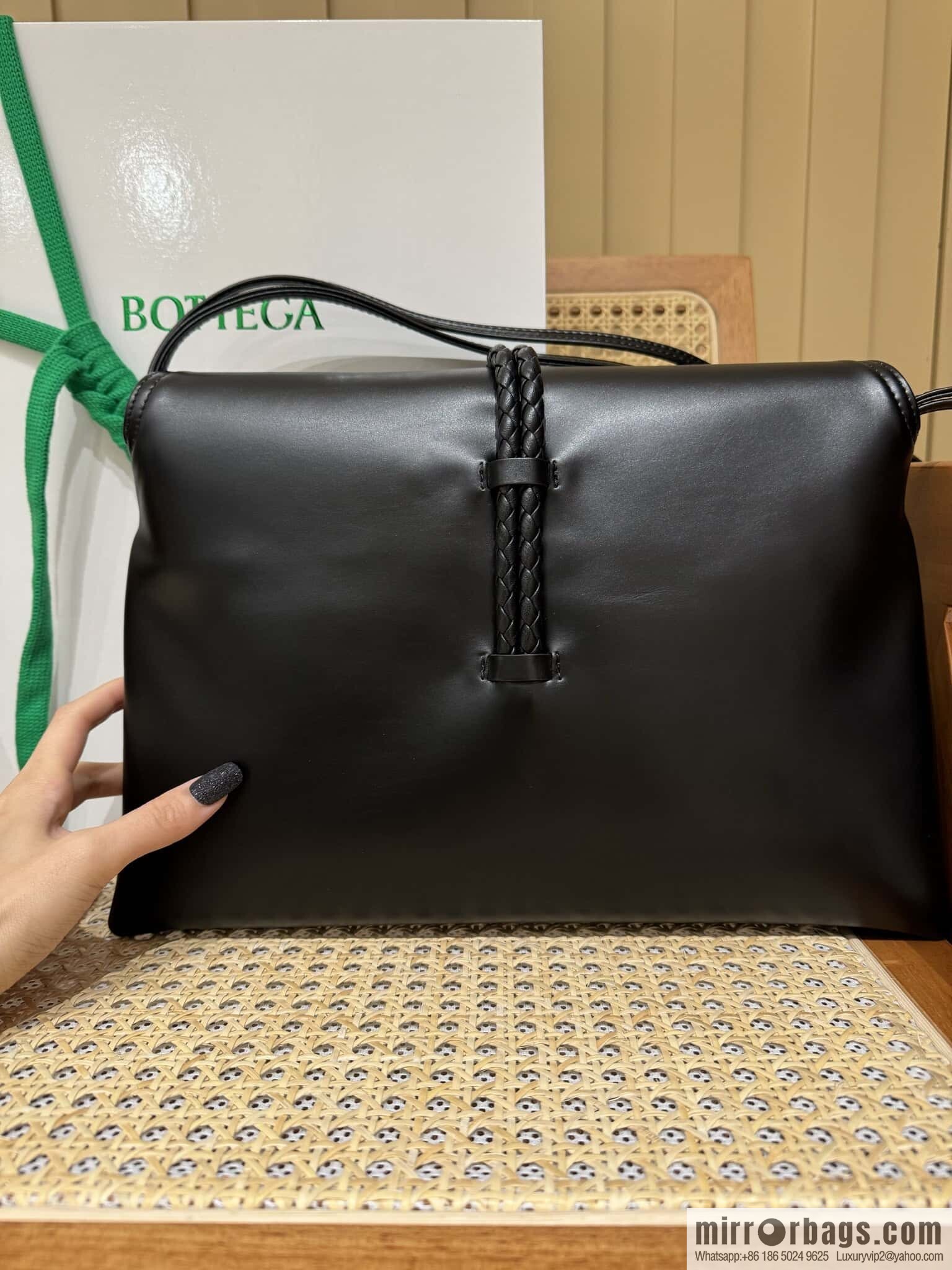 BV Large Liberta Crossbody Bag 806034 Black