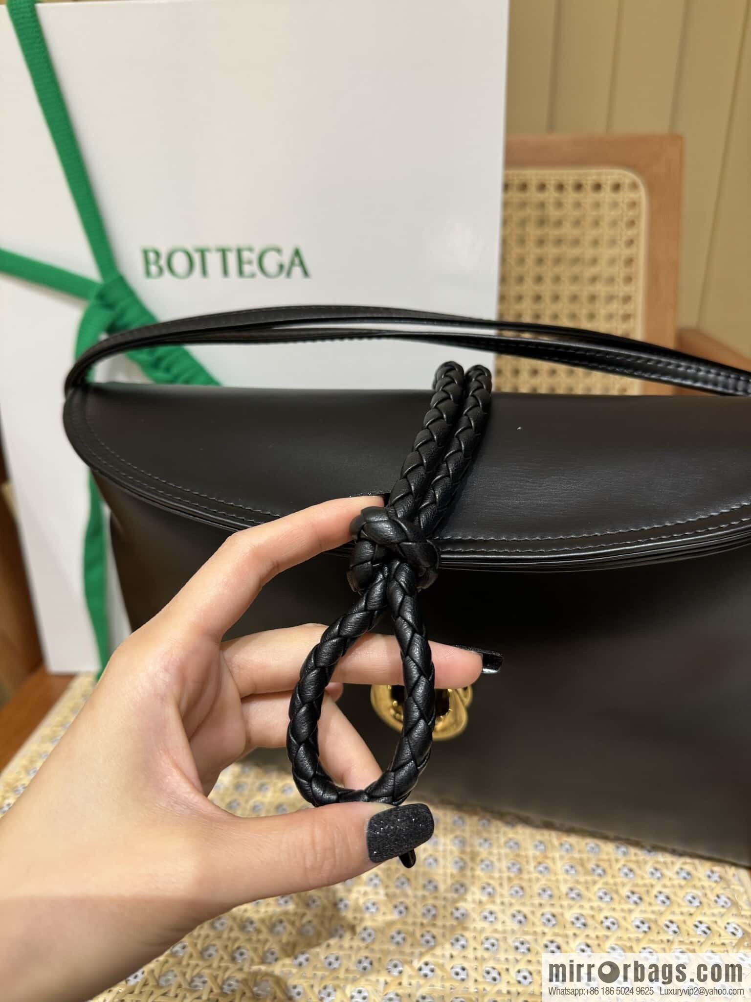 BV Large Liberta Crossbody Bag 806034 Black