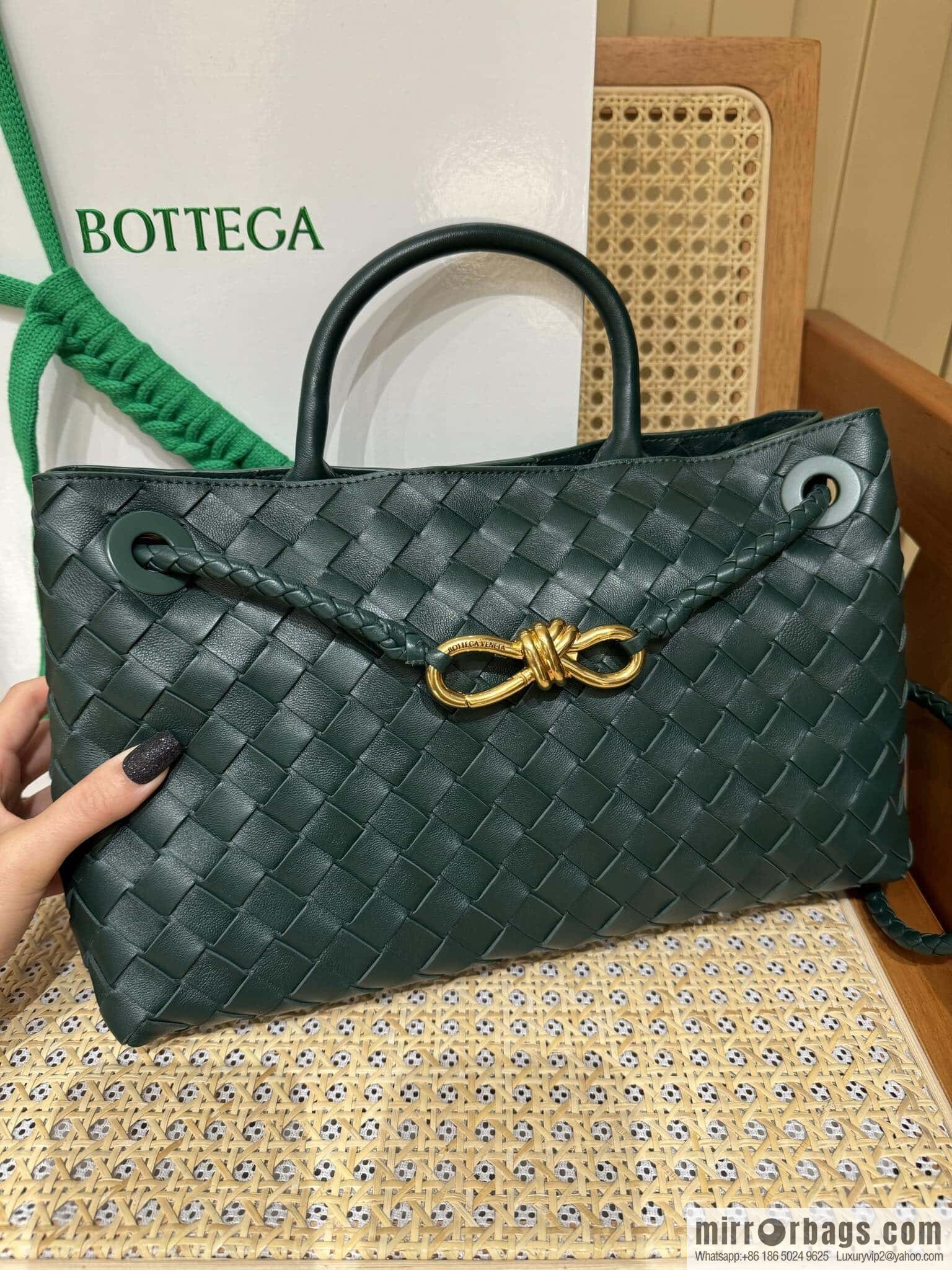 BV small horizontal Andiamond handbag 766010 emerald