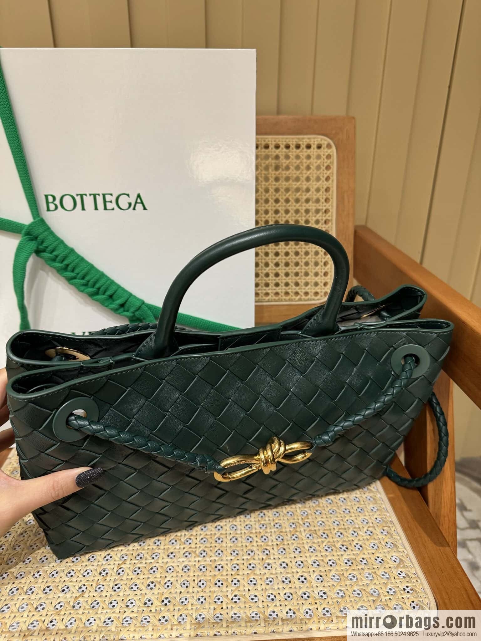 BV small horizontal Andiamond handbag 766010 emerald
