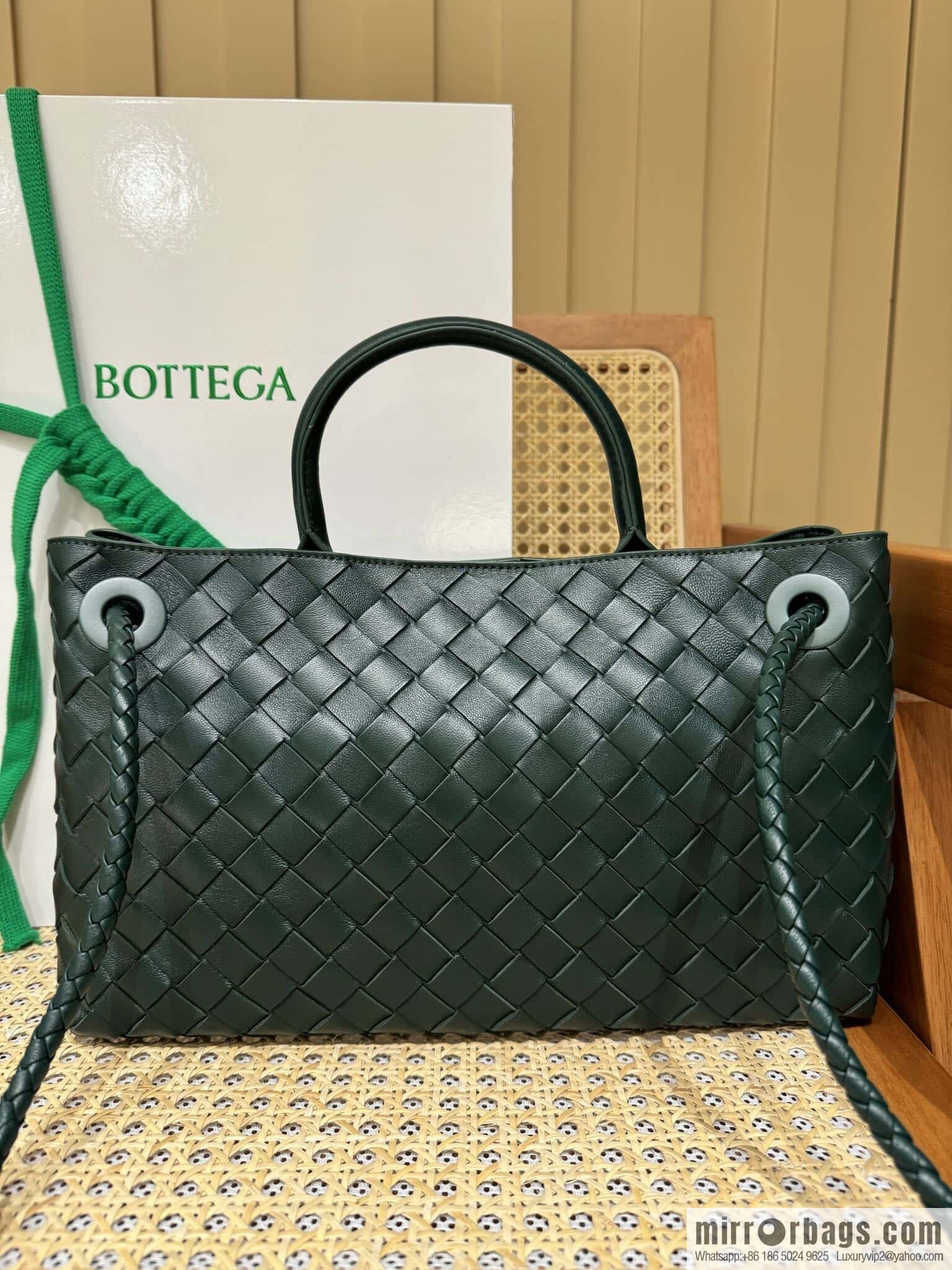 BV small horizontal Andiamond handbag 766010 emerald
