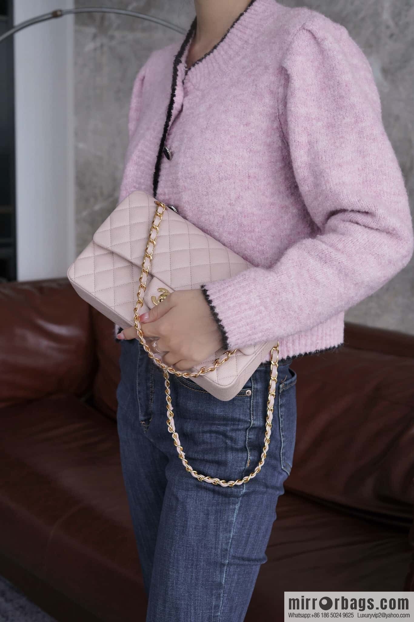 CHANEL 𝐂𝐥𝐚𝐬𝐬𝐢𝐜 𝐅𝐥𝐚𝐩 Medium Classic Cover Bag, Sakura Powder 🌸 A01112