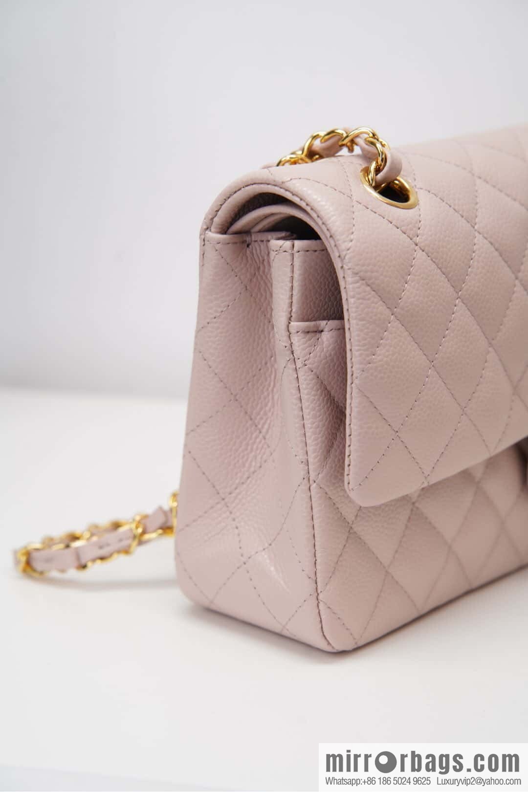 CHANEL 𝐂𝐥𝐚𝐬𝐬𝐢𝐜 𝐅𝐥𝐚𝐩 Medium Classic Cover Bag, Sakura Powder 🌸 A01112