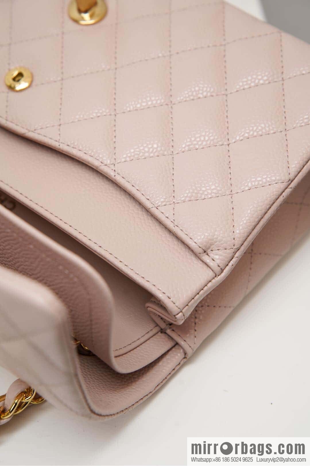 CHANEL 𝐂𝐥𝐚𝐬𝐬𝐢𝐜 𝐅𝐥𝐚𝐩 Medium Classic Cover Bag, Sakura Powder 🌸 A01112