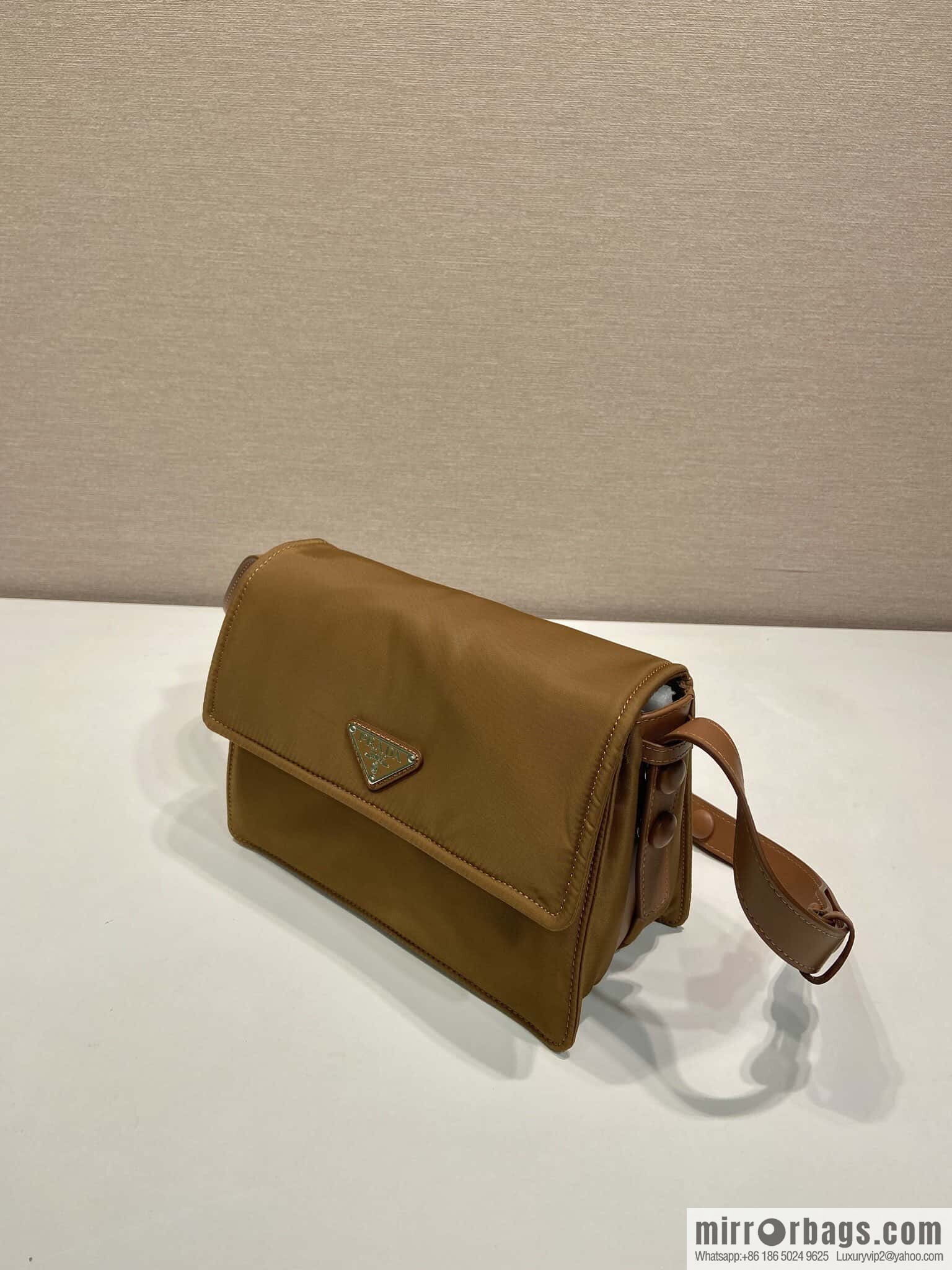 PRADA 🎉 popular mailman bag mini number 🎉 new color 1BD258